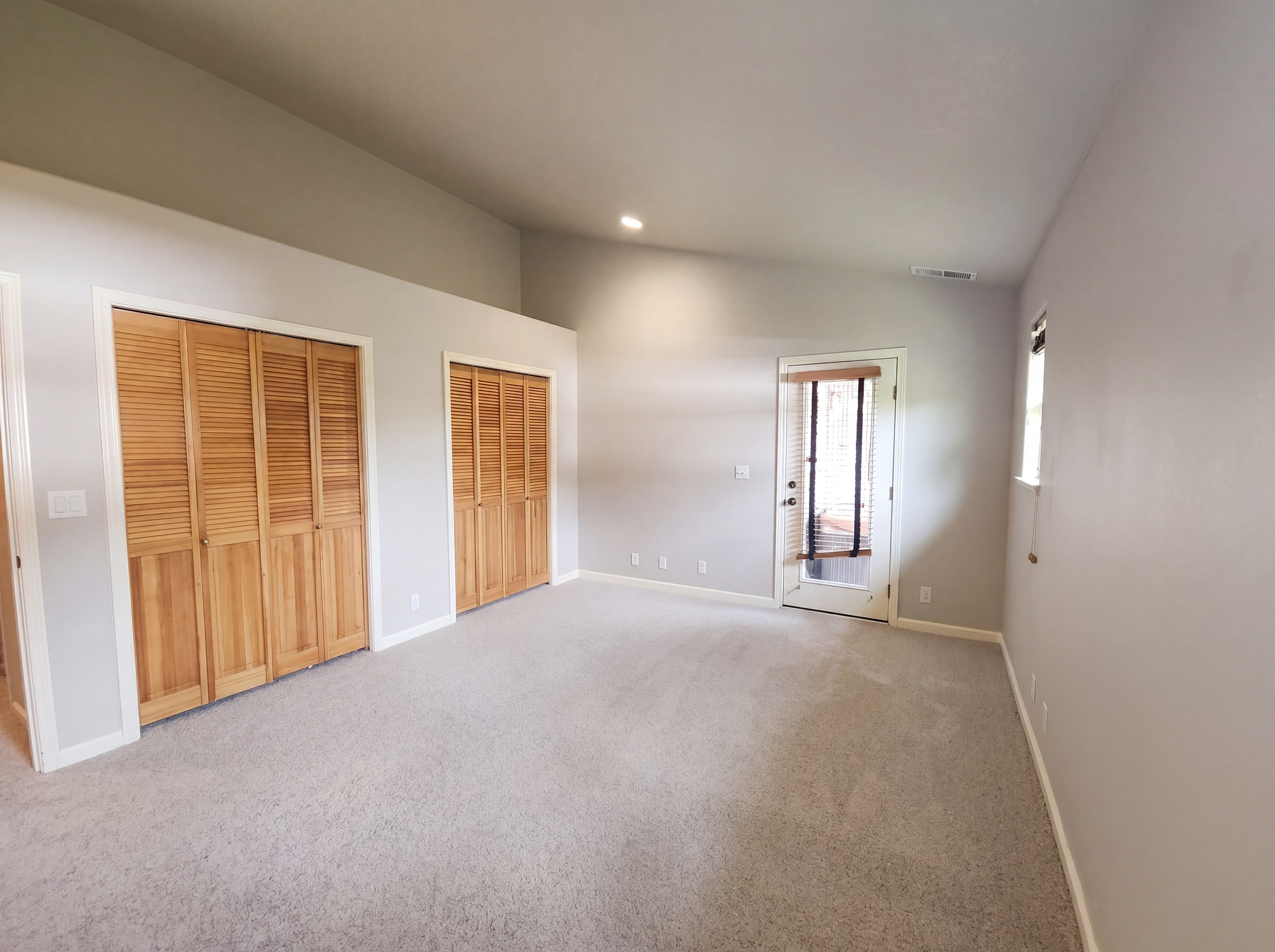 Photo 4 of 22 of 1310 Willow St, Junction City, OR