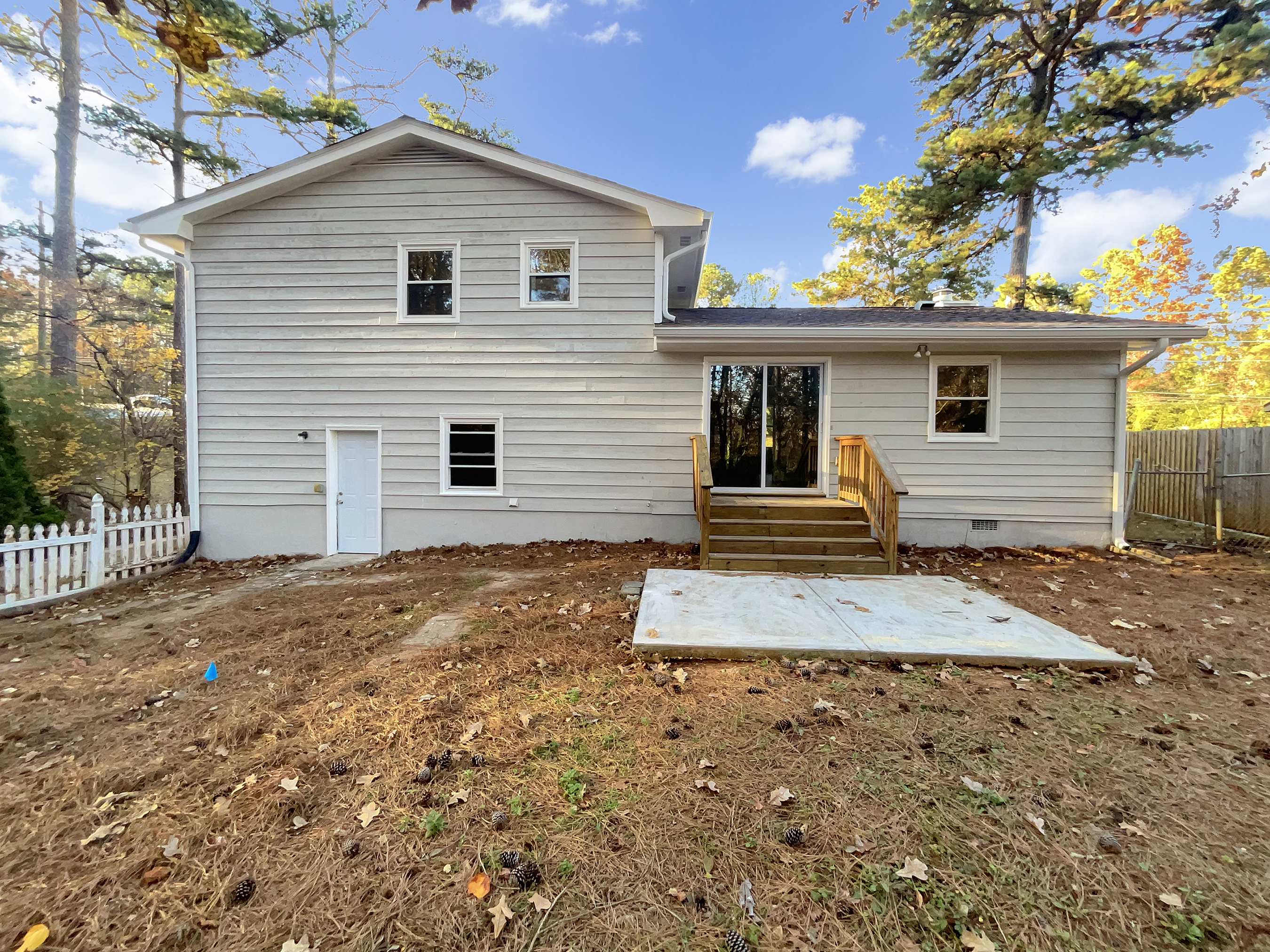 Photo 2 of 46 of 48 Russell Rd, Lawrenceville, GA