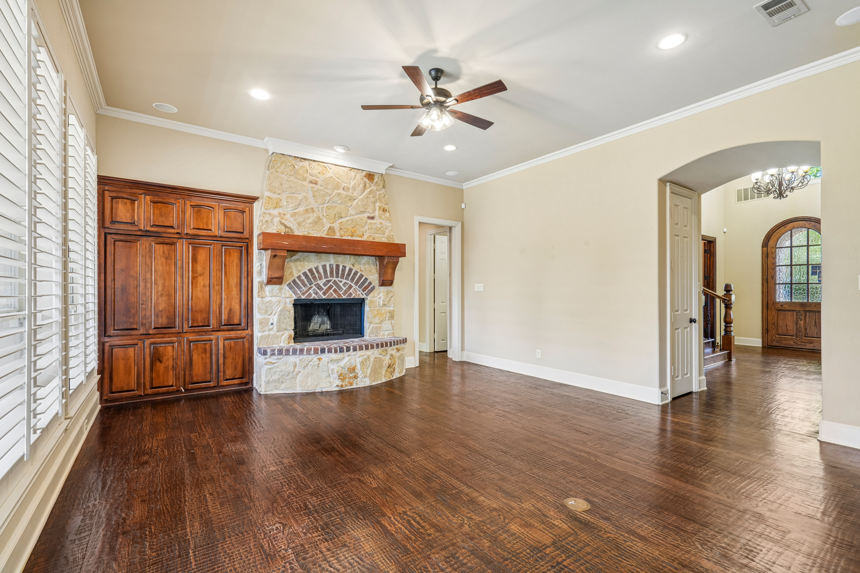 Photo 16 of 56 of 2800 Seven Shields Ln, Lewisville, TX