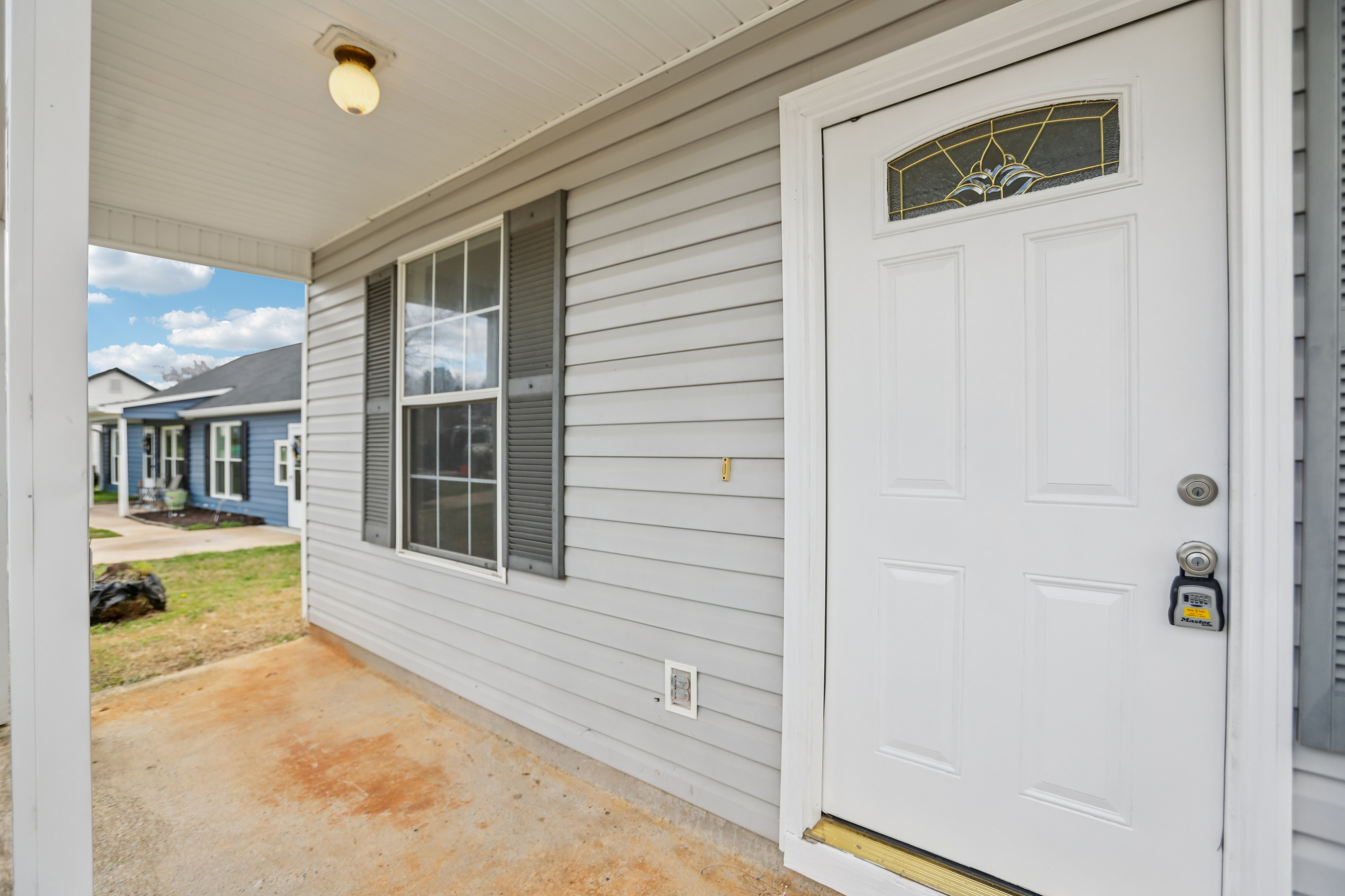 Photo 12 of 36 of 9445 Sleepy Hollow Ln, Jonesboro, GA