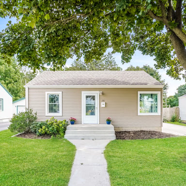 Property photo 1 of 181 Walton Ave
