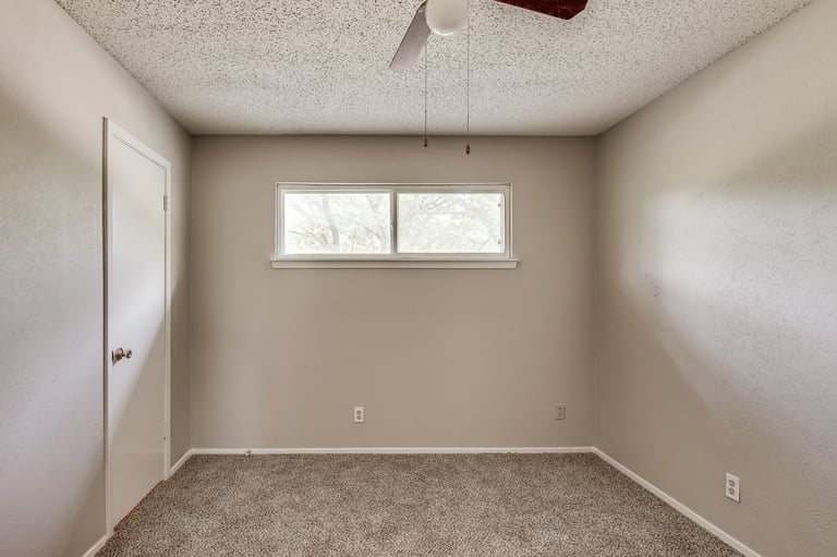 Photo 16 of 26 - 1826 Caldwell Dr, Garland, TX 75041