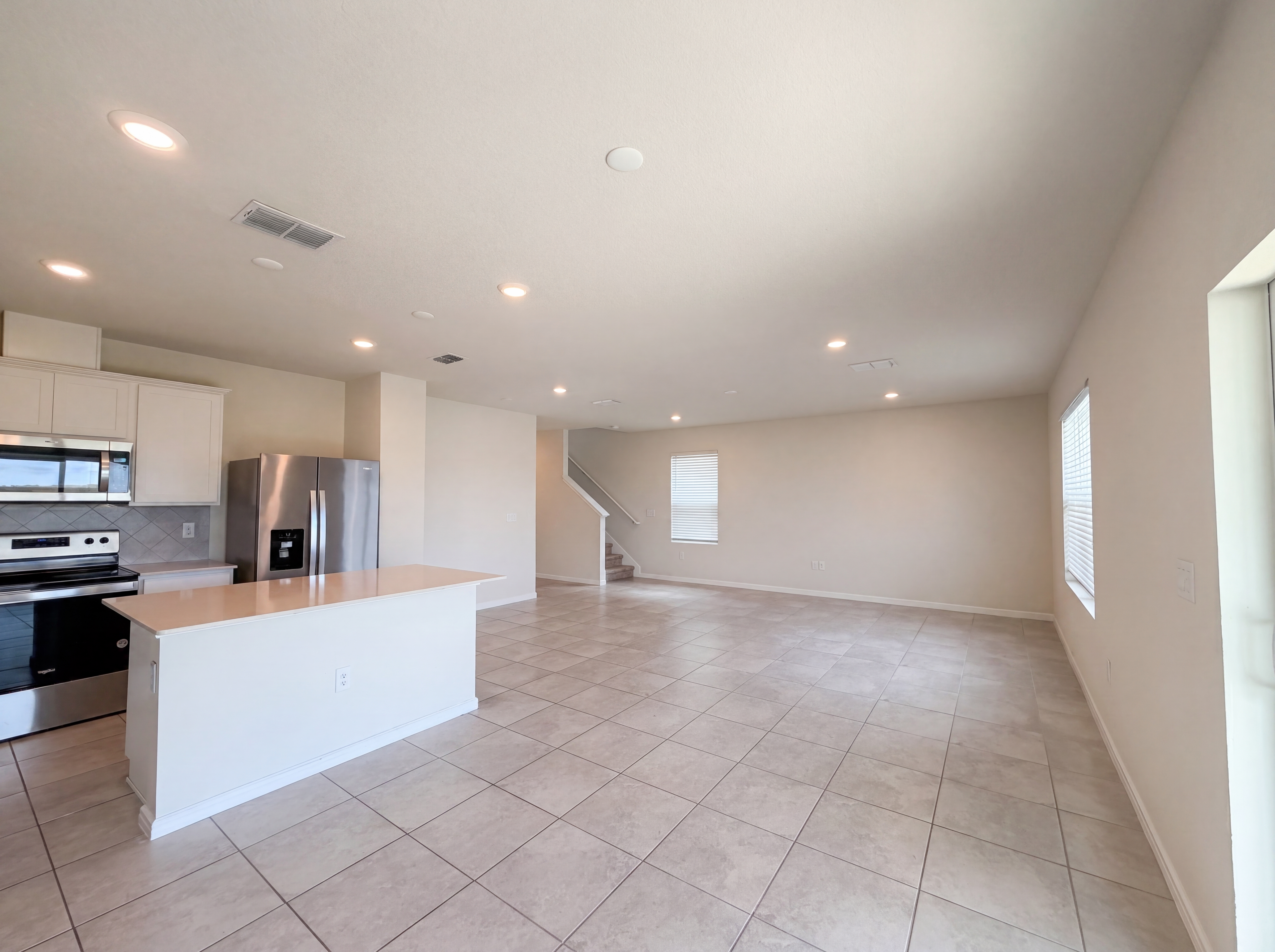 Photo 7 of 24 of 7768 Syracuse Dr, Clermont, FL