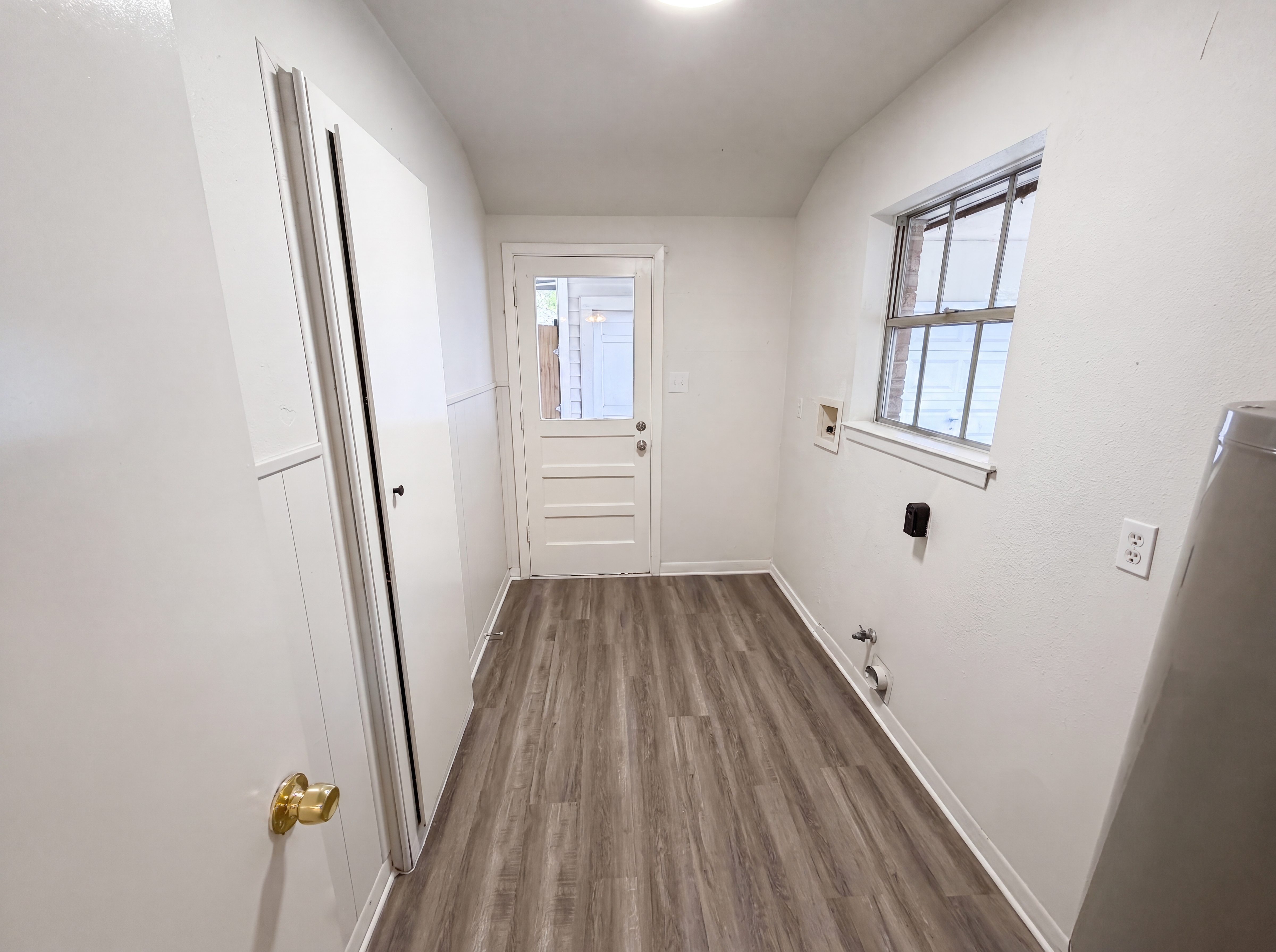 Photo 12 of 26 of 910 Luella Ave, Deer Park, TX