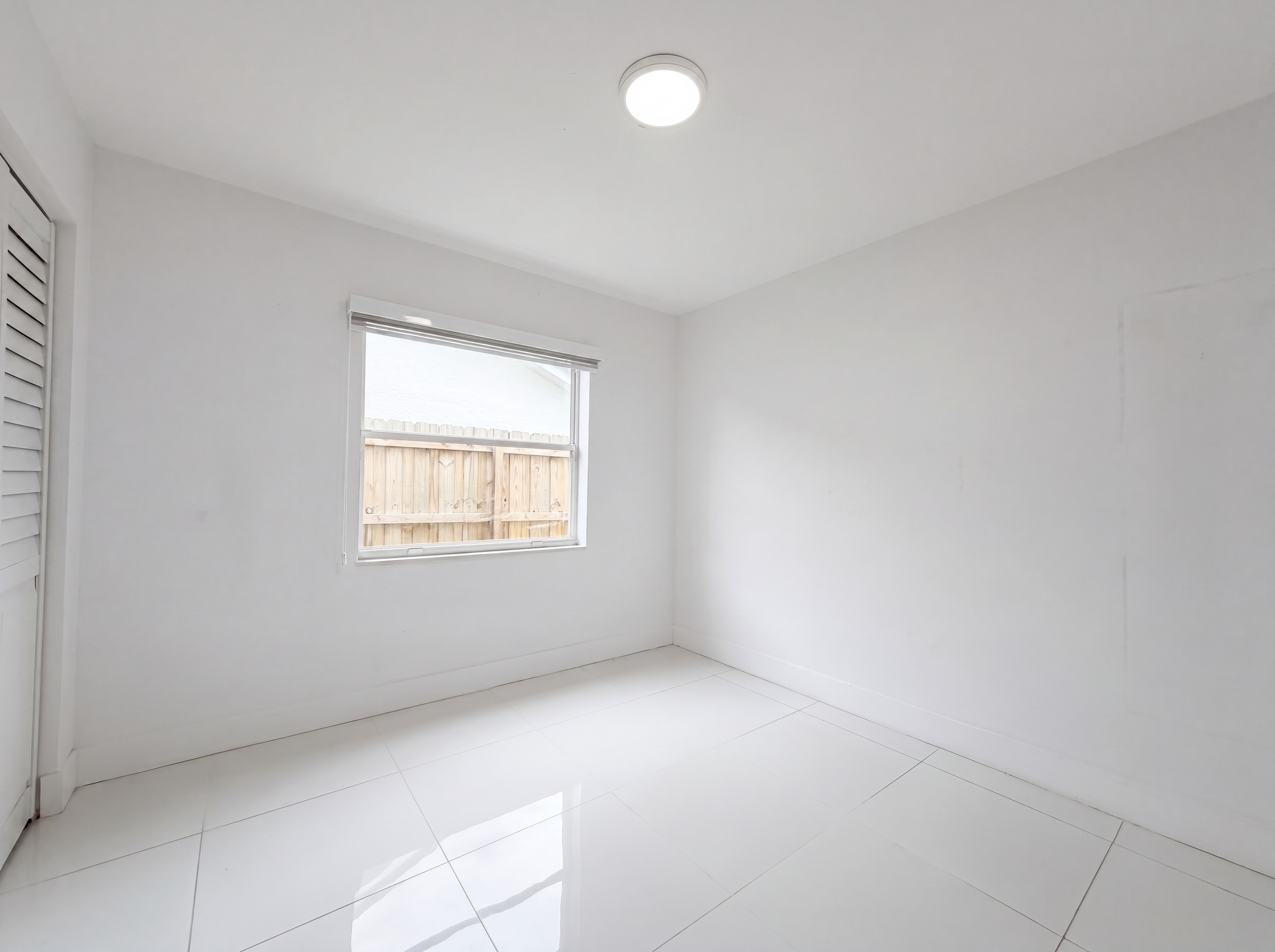Photo 16 of 25 of 16571 SW 145th Ave, Miami, FL