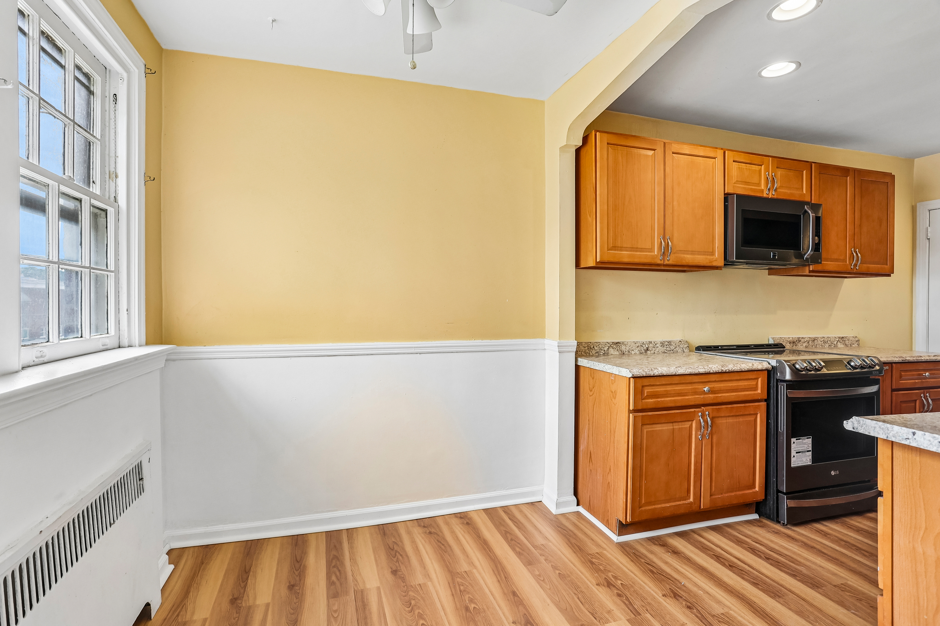 Photo 9 of 45 of 727 Cypress St, Lansdowne, PA