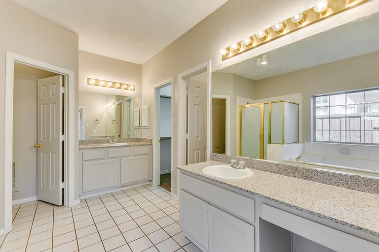 Photo 23 of 38 - 404 Pecan Hollow Dr, Coppell, TX 75019