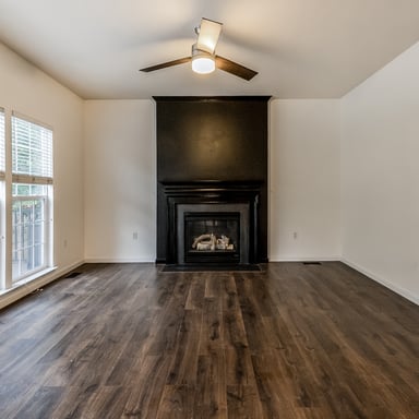 Property photo 3 of 160 Aden Dr