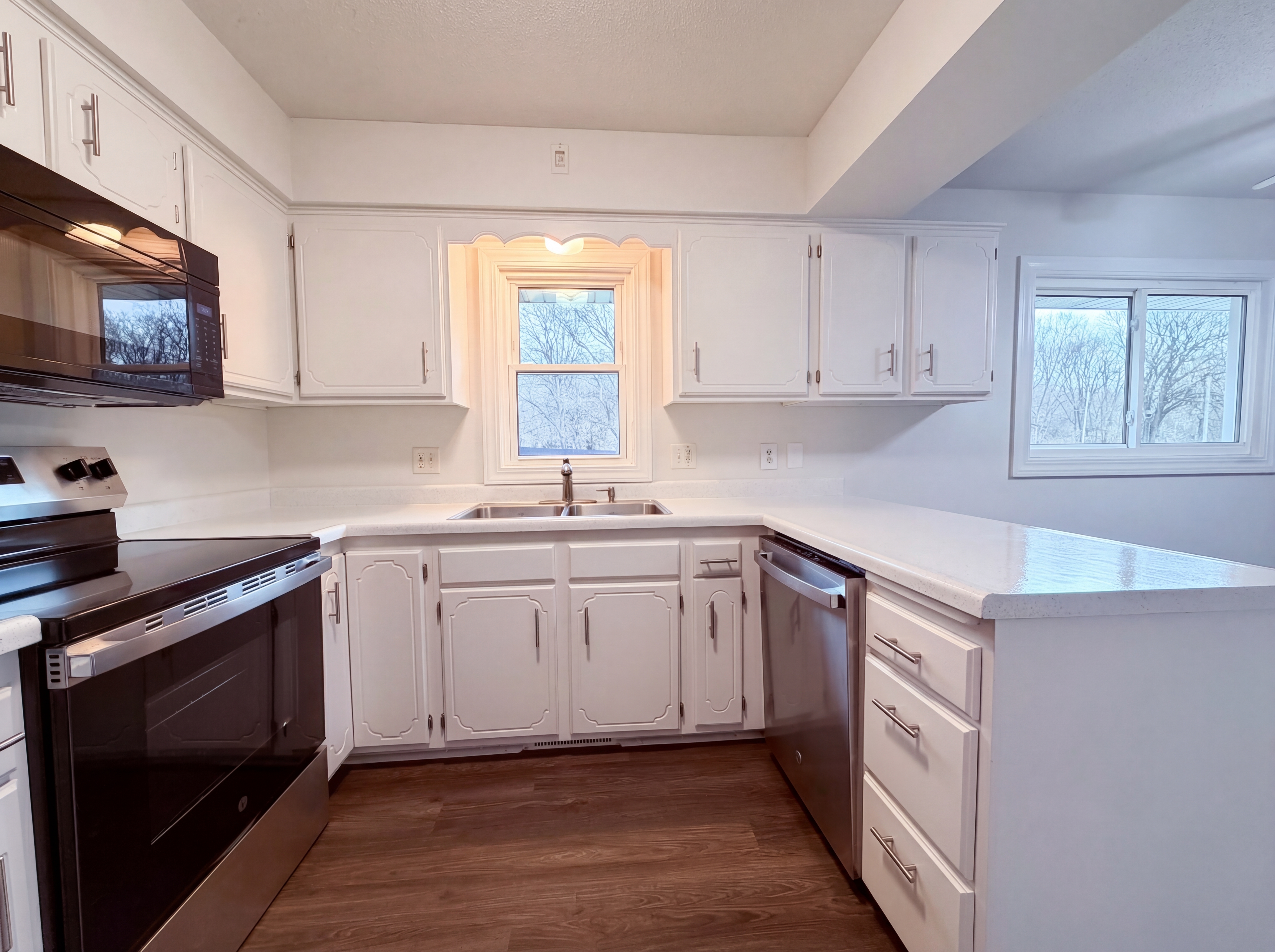 Photo 7 of 22 of 932 Jefferson Ave, St. Paul, MN