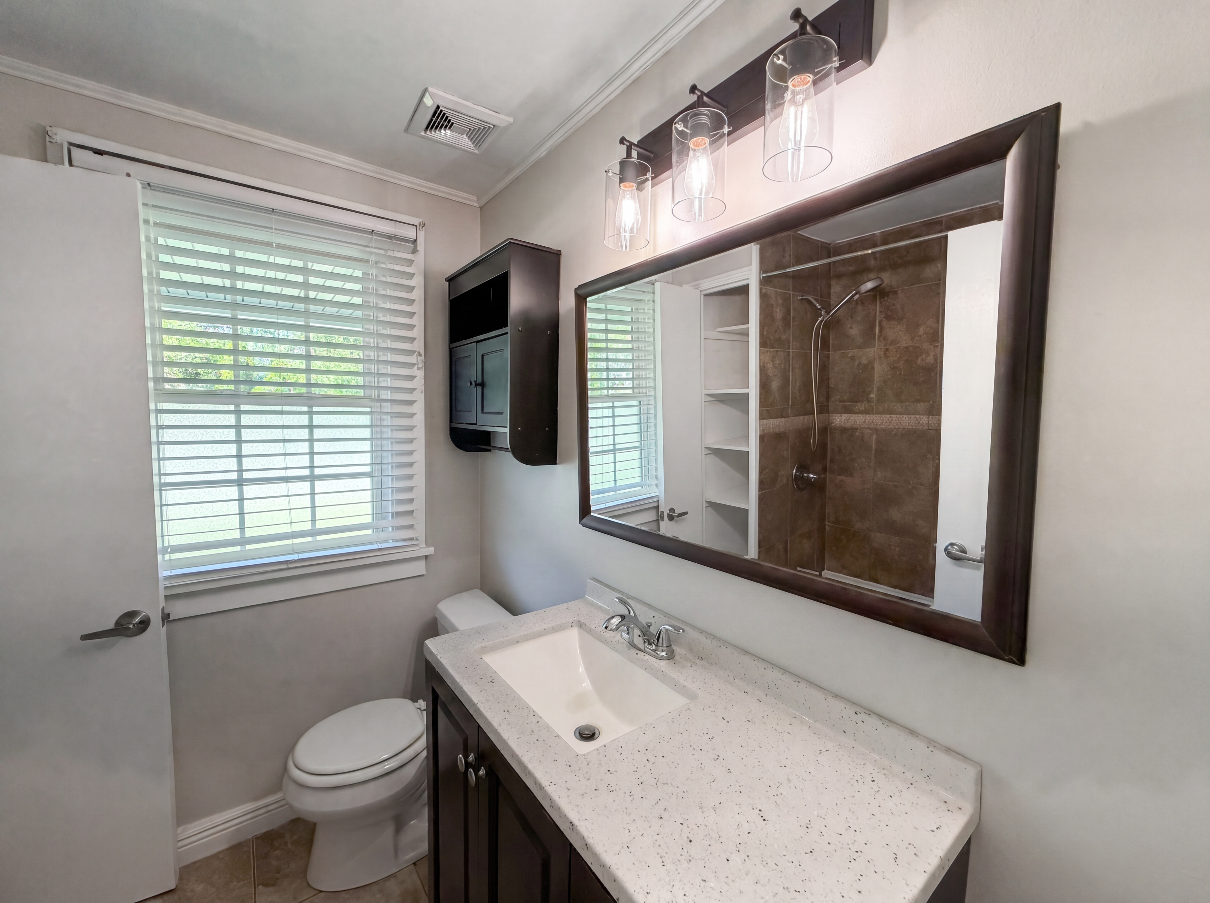 Photo 6 of 31 of 23691 Redfern Rd, Columbia Station, OH