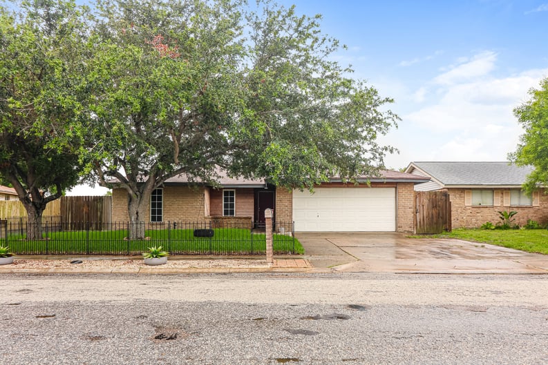 Property photo 1 of 9579 Quetzal St