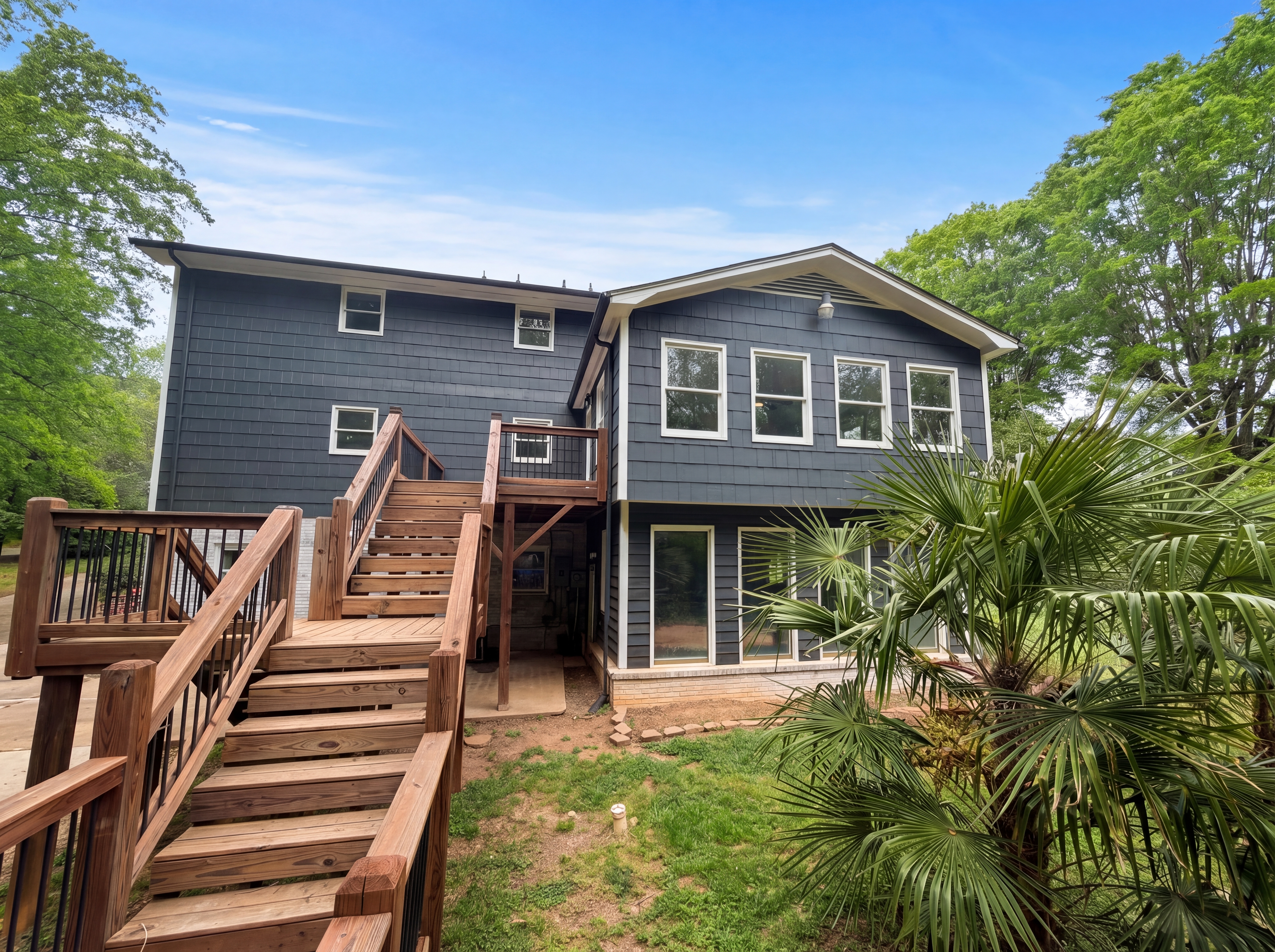 Photo 5 of 26 of 706 Crescent Dr, Cherryville, NC