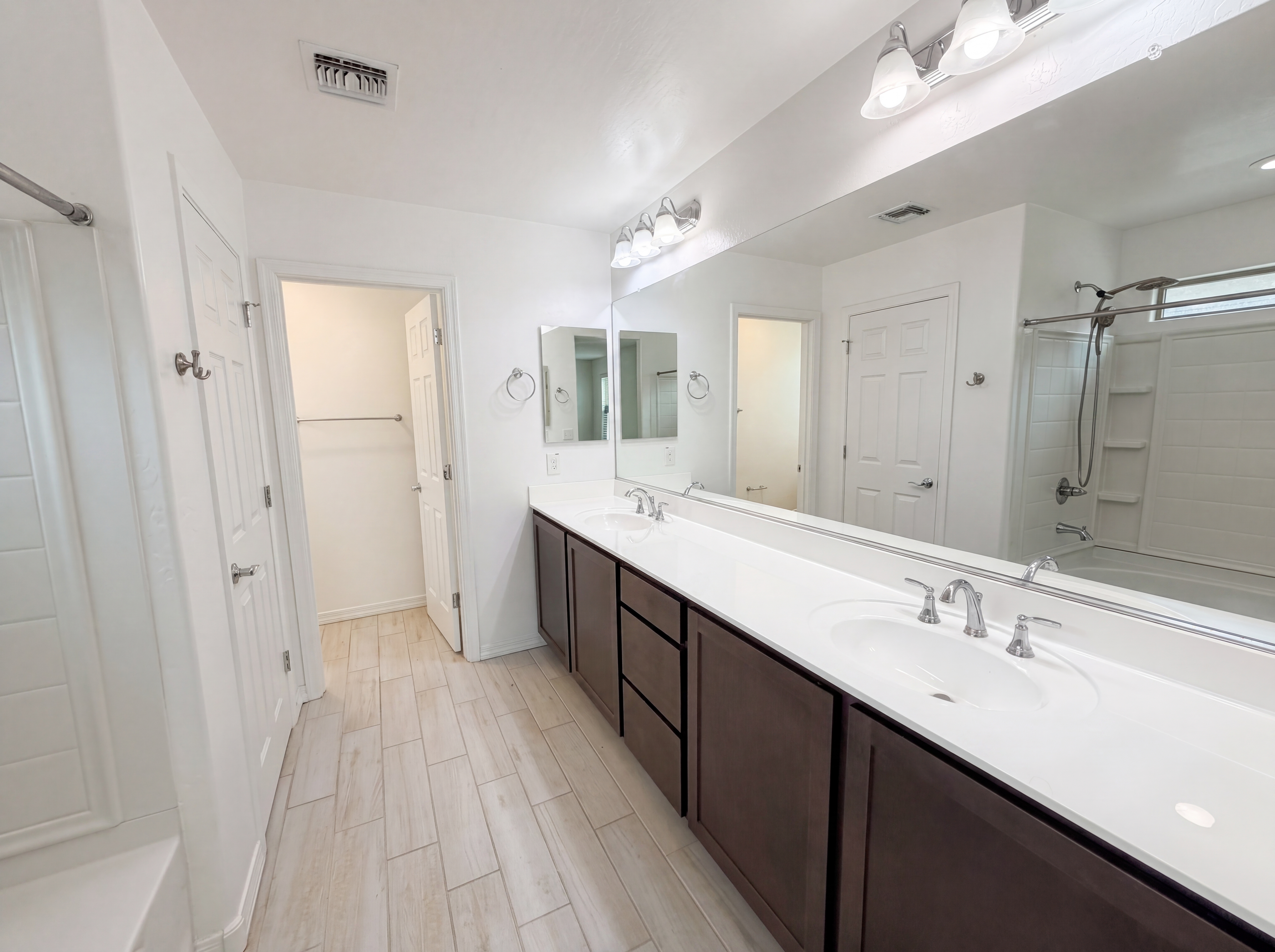 Photo 10 of 26 of 5728 W Raymond St, Phoenix, AZ