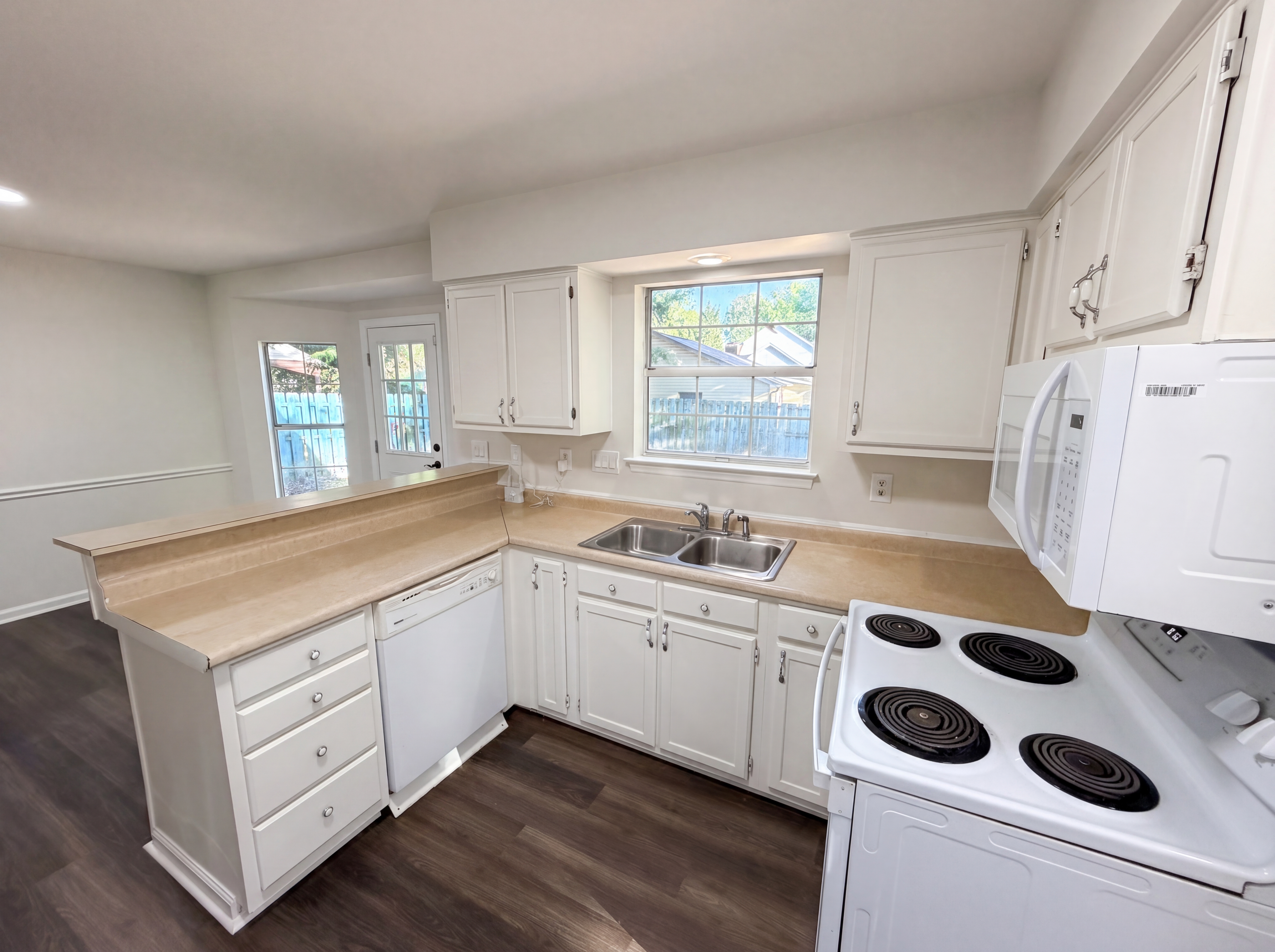 Photo 7 of 24 of 4720 Topsail Ct, Charlotte, NC