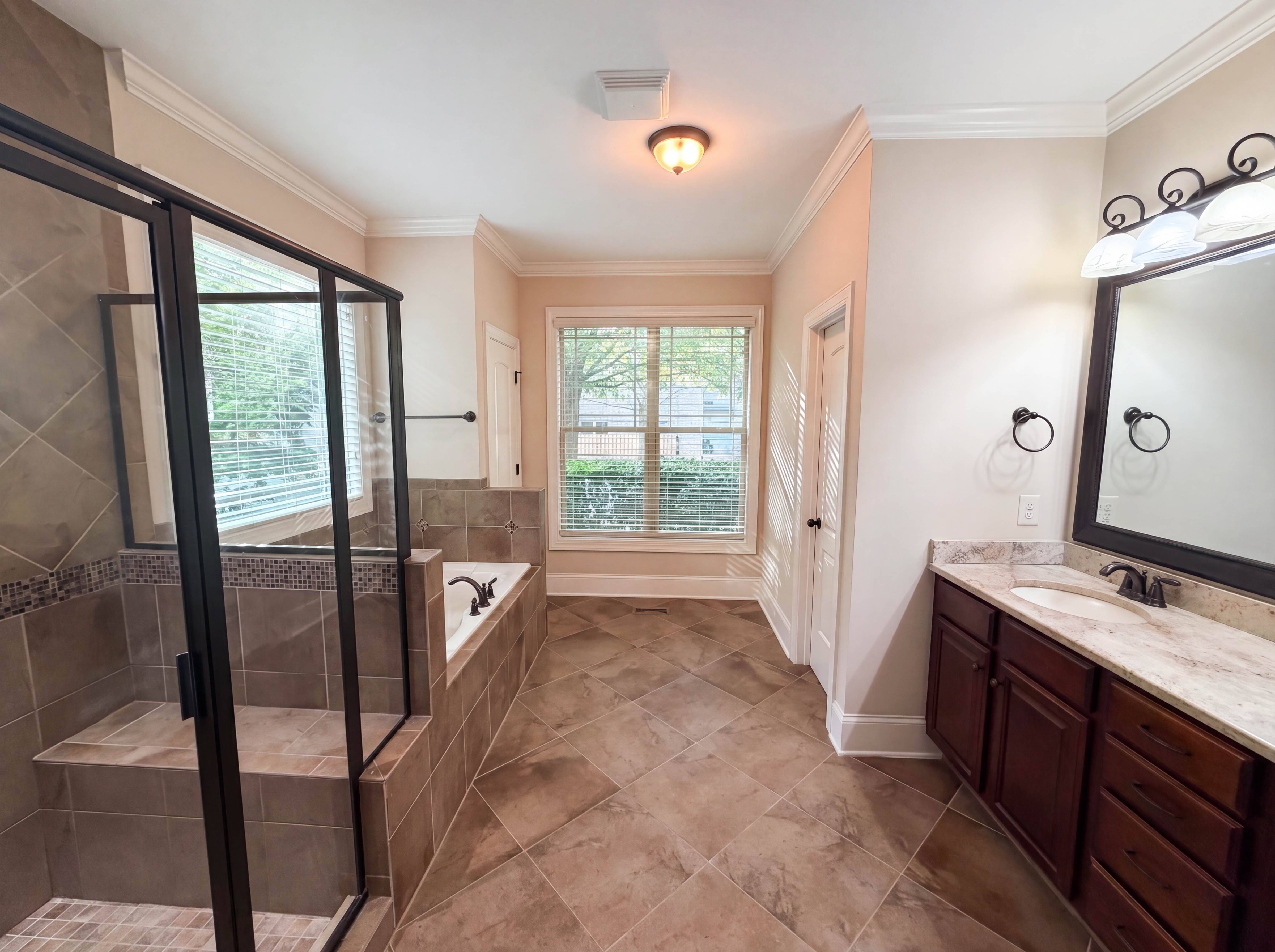 Photo 8 of 22 of 1214 Ileagnes Rd, Raleigh, NC