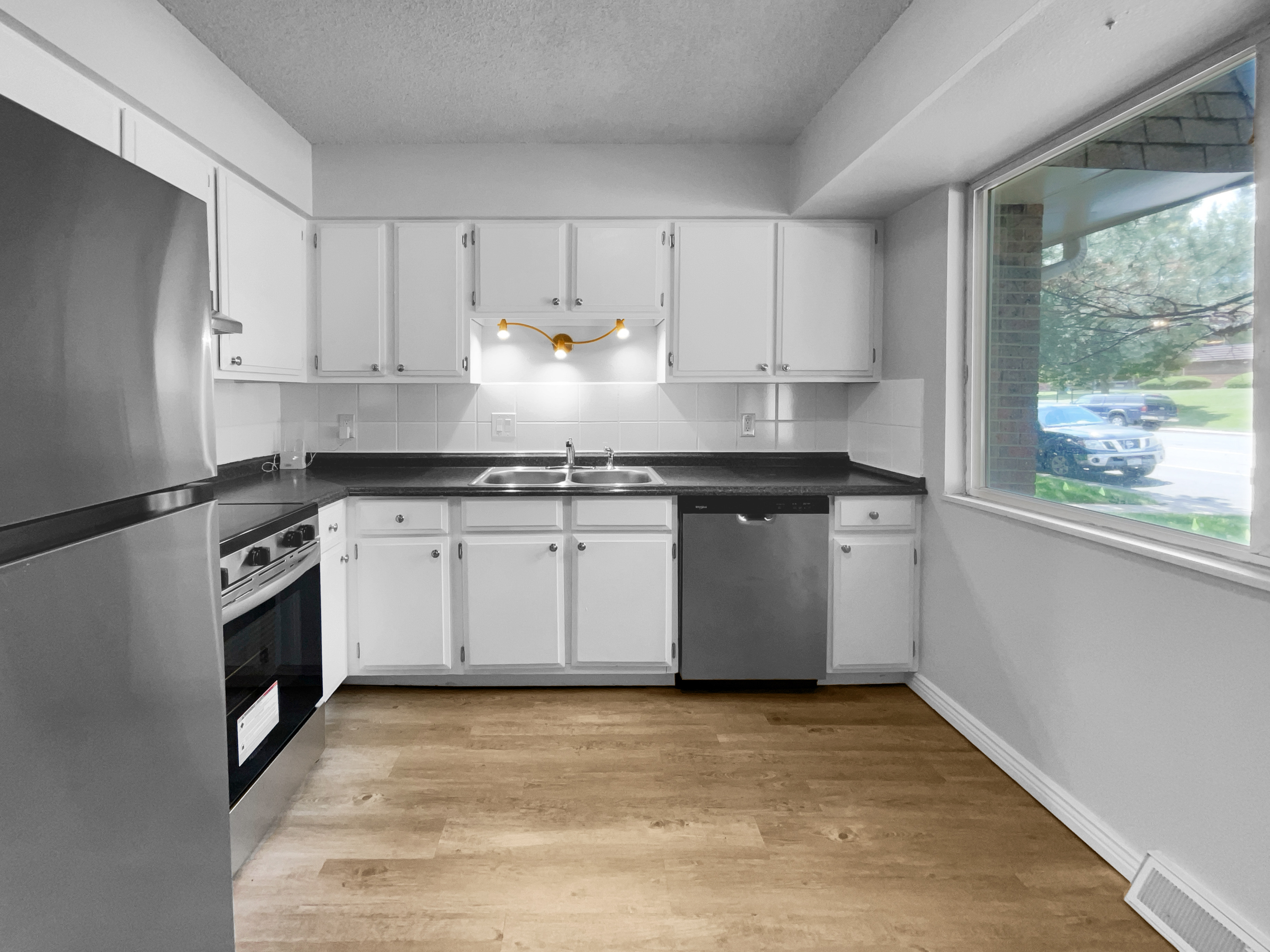Photo 6 of 19 of 5670 S Lowell Blvd, Littleton, CO