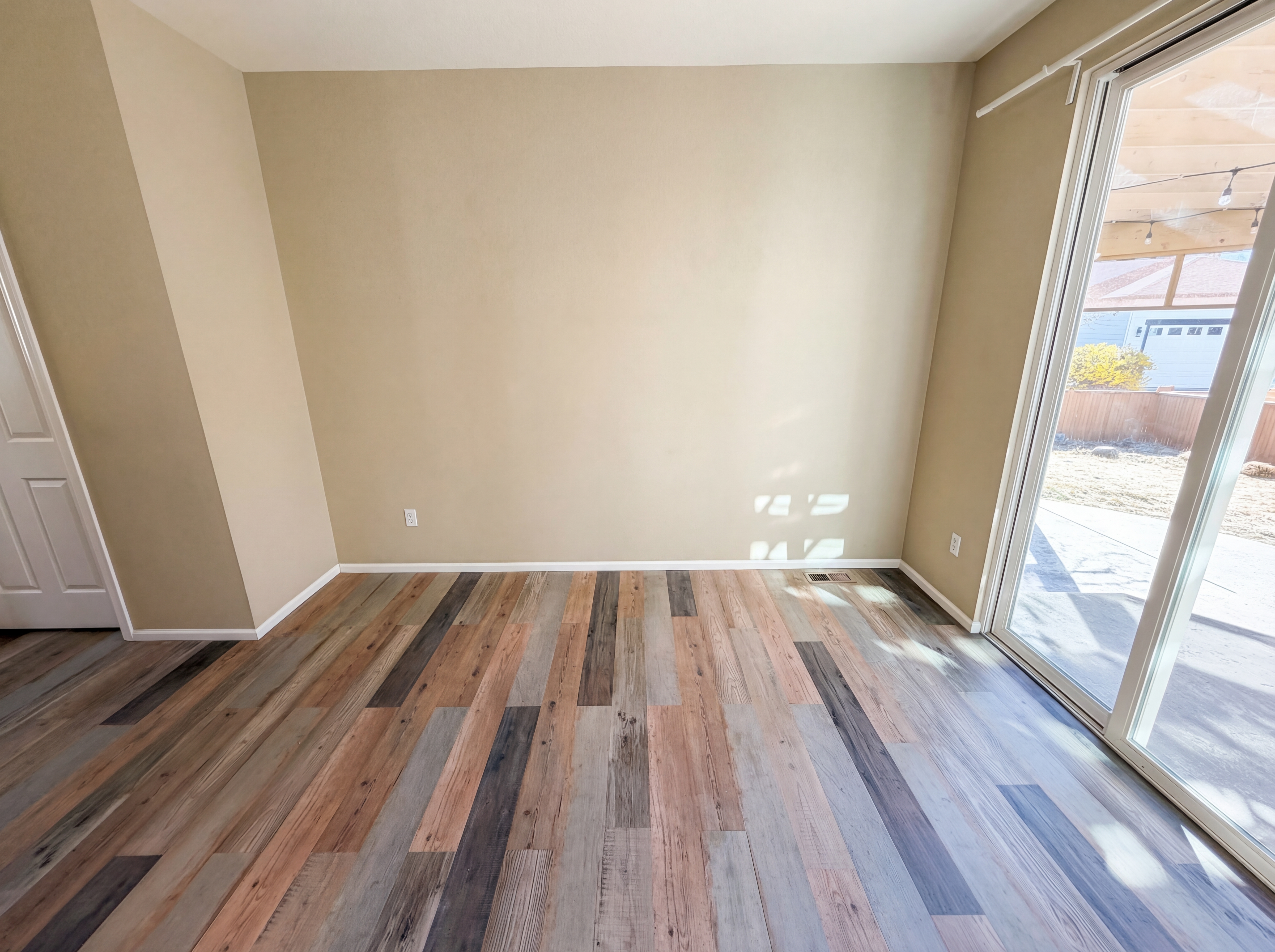 Photo 15 of 36 of 10049 Southlawn Cir, Commerce City, CO
