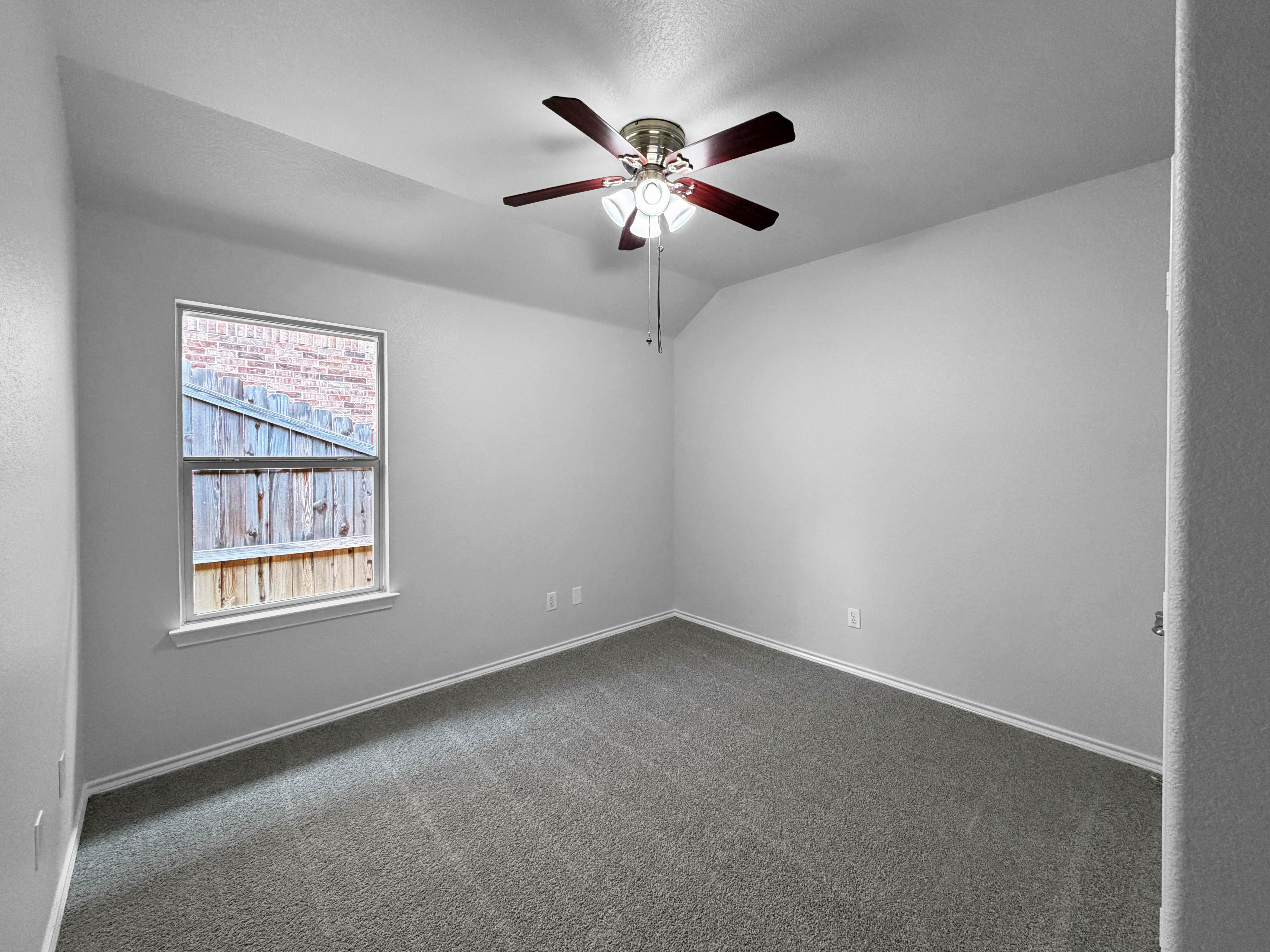 Photo 15 of 21 of 10036 Red Bluff Ln, Fort Worth, TX