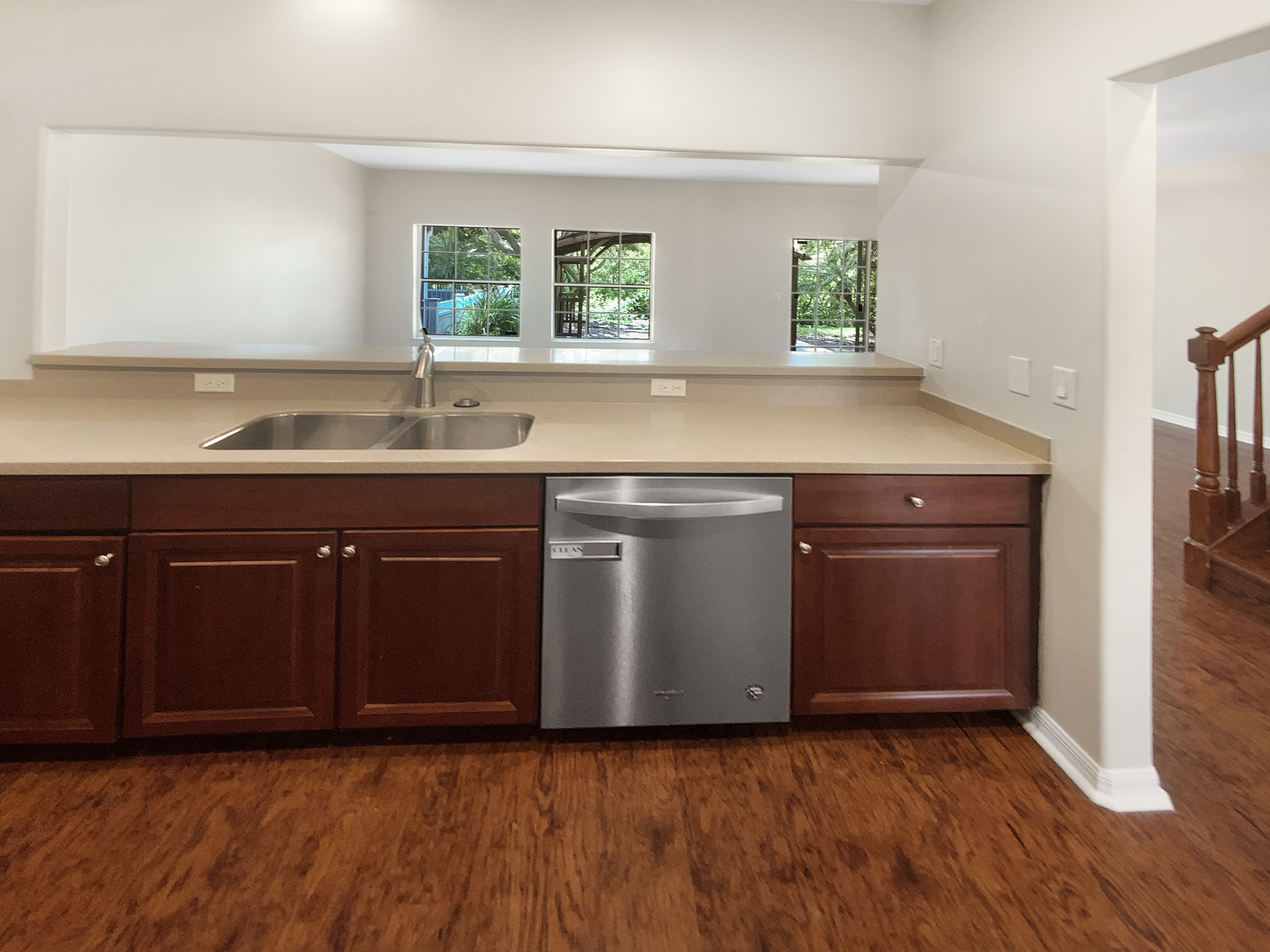 Photo 9 of 32 of 915 Woodbridge Ct, Safety Harbor, FL