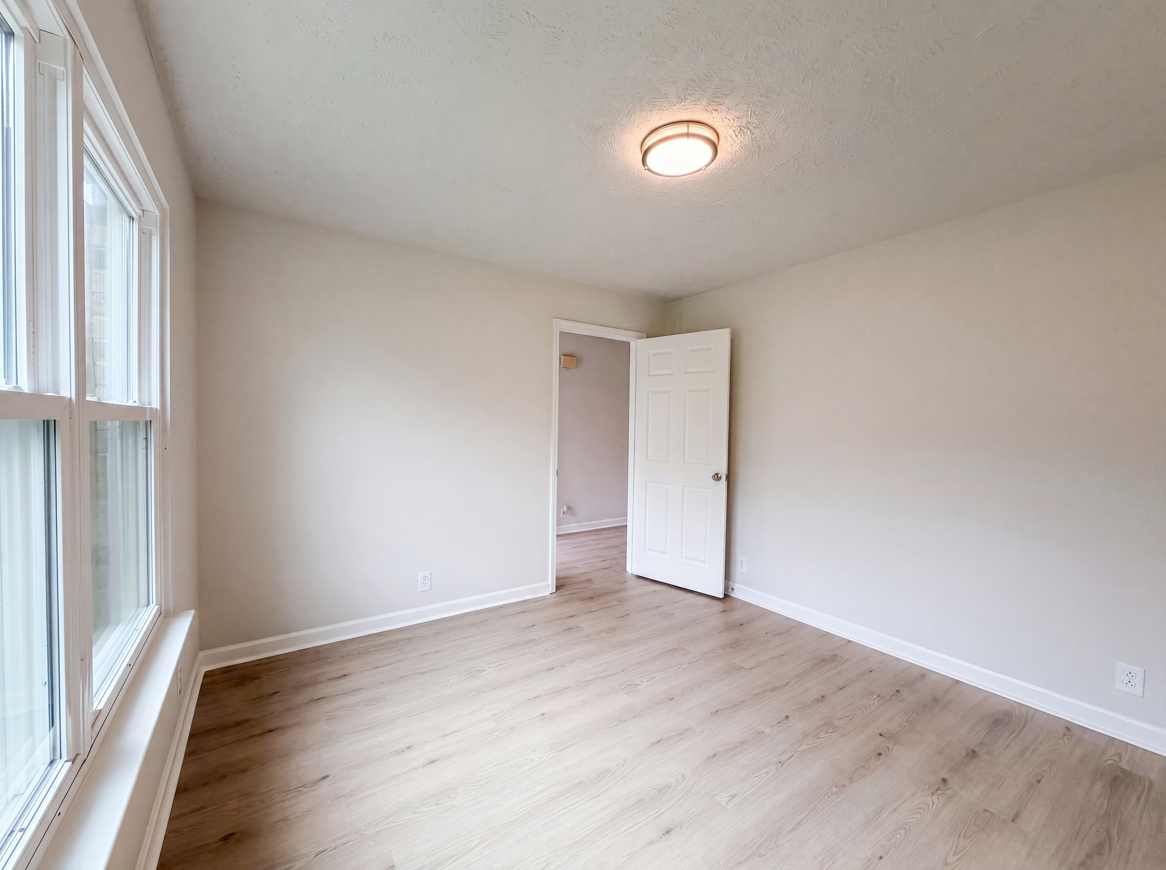 Photo 9 of 25 of 1223 California Dr, Murfreesboro, TN