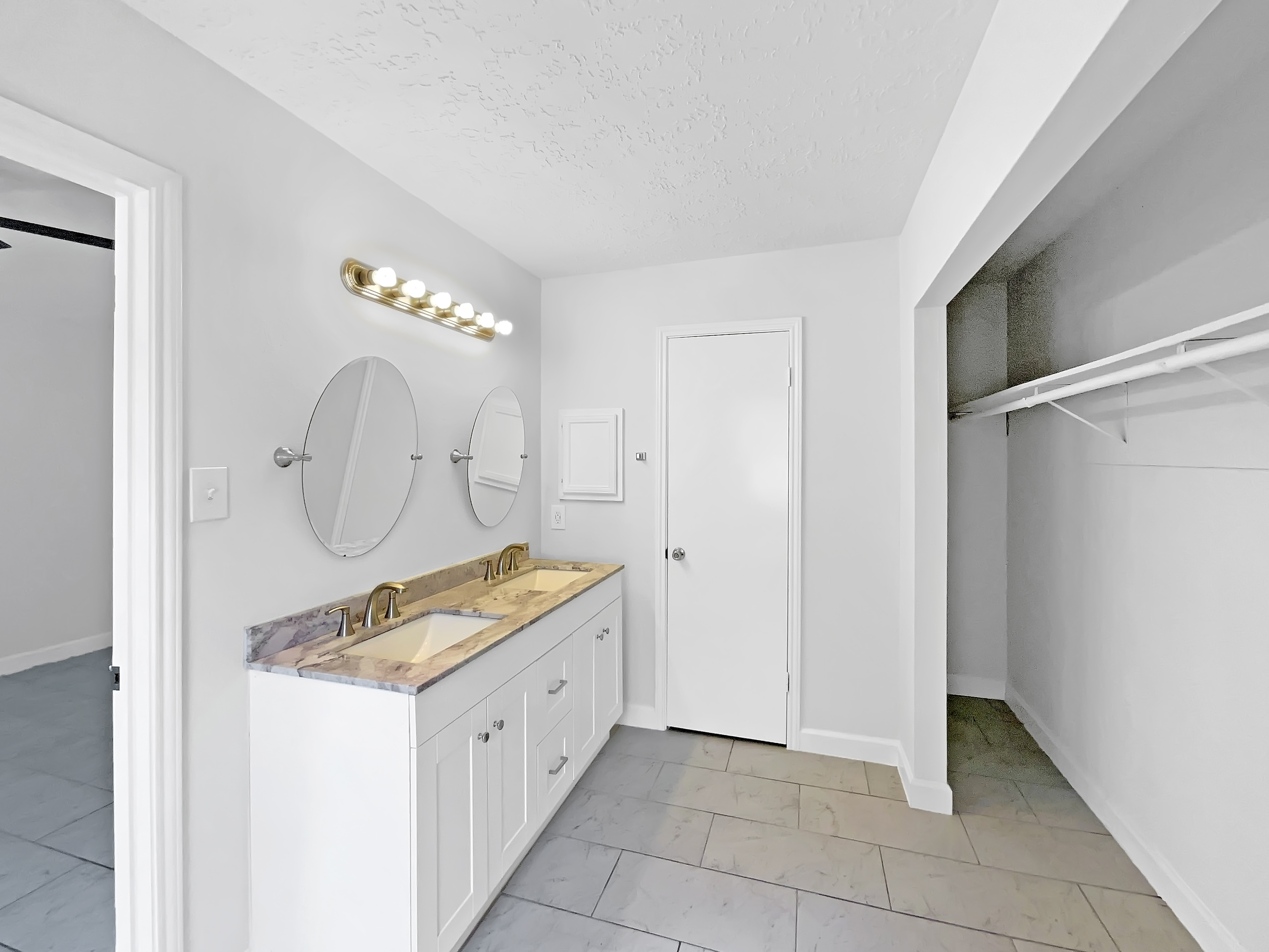 Photo 16 of 19 of 6214 Clayridge Dr, Houston, TX