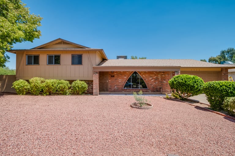 Photo 1 of 37 - 4940 W Diana Ave, Glendale, AZ 85302