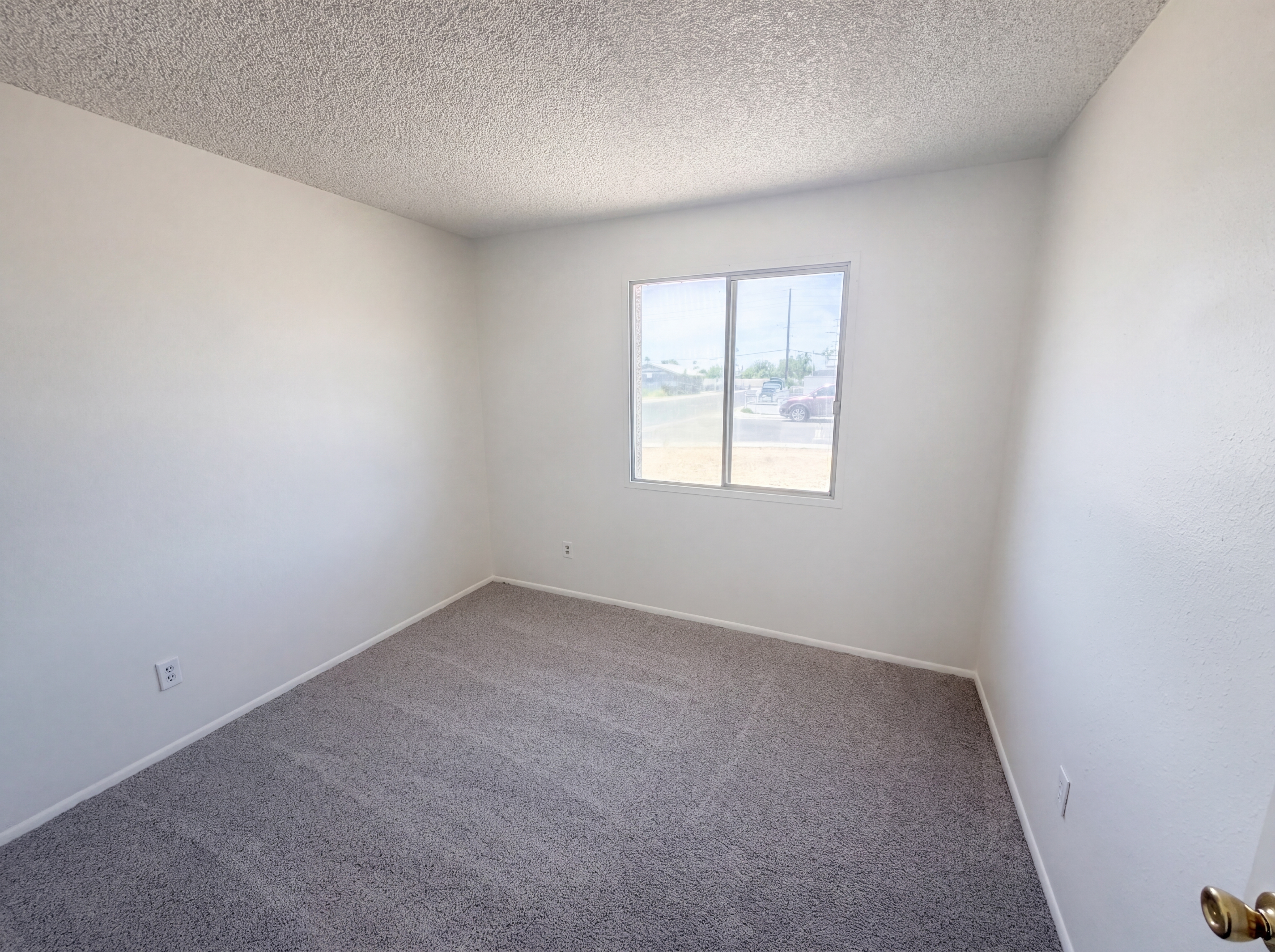 Photo 10 of 19 of 2831 N 70th Dr, Phoenix, AZ