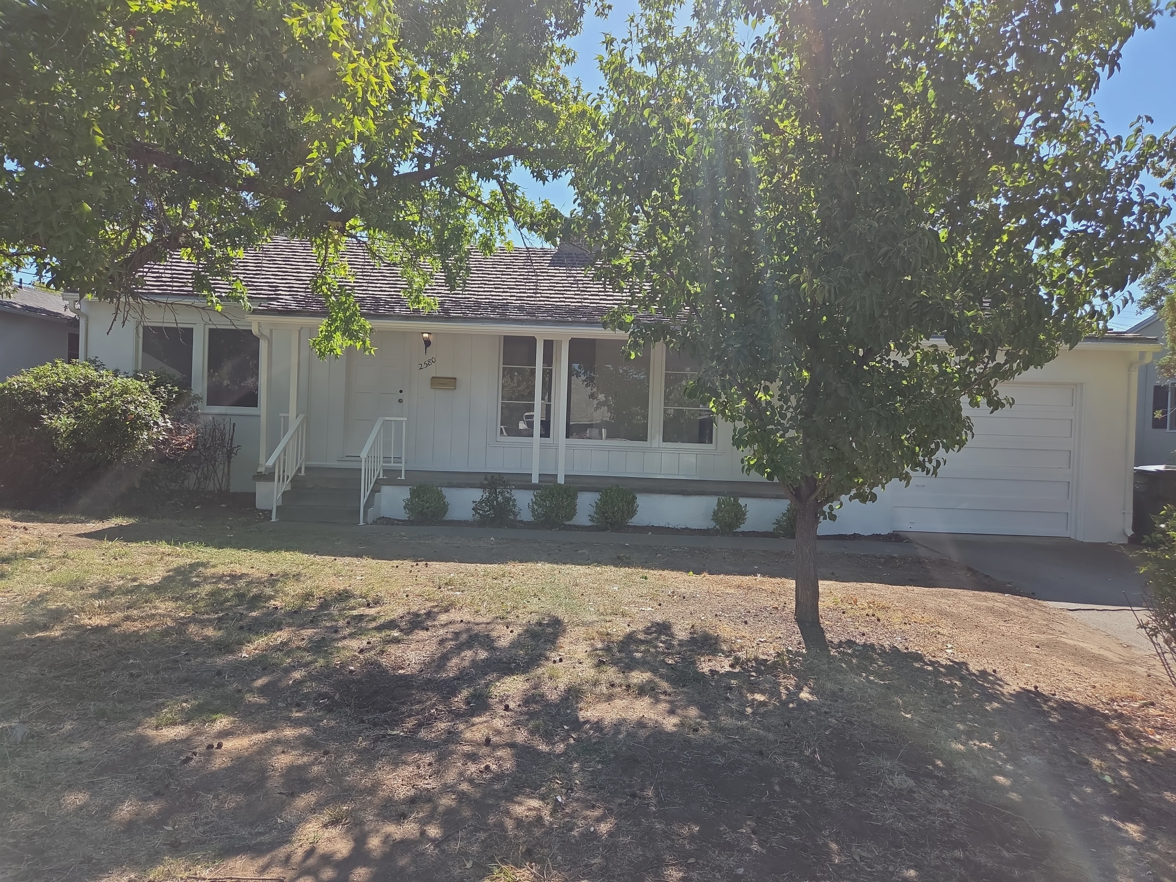 Photo 6 of 29 of 2580 Verna Way, Sacramento, CA