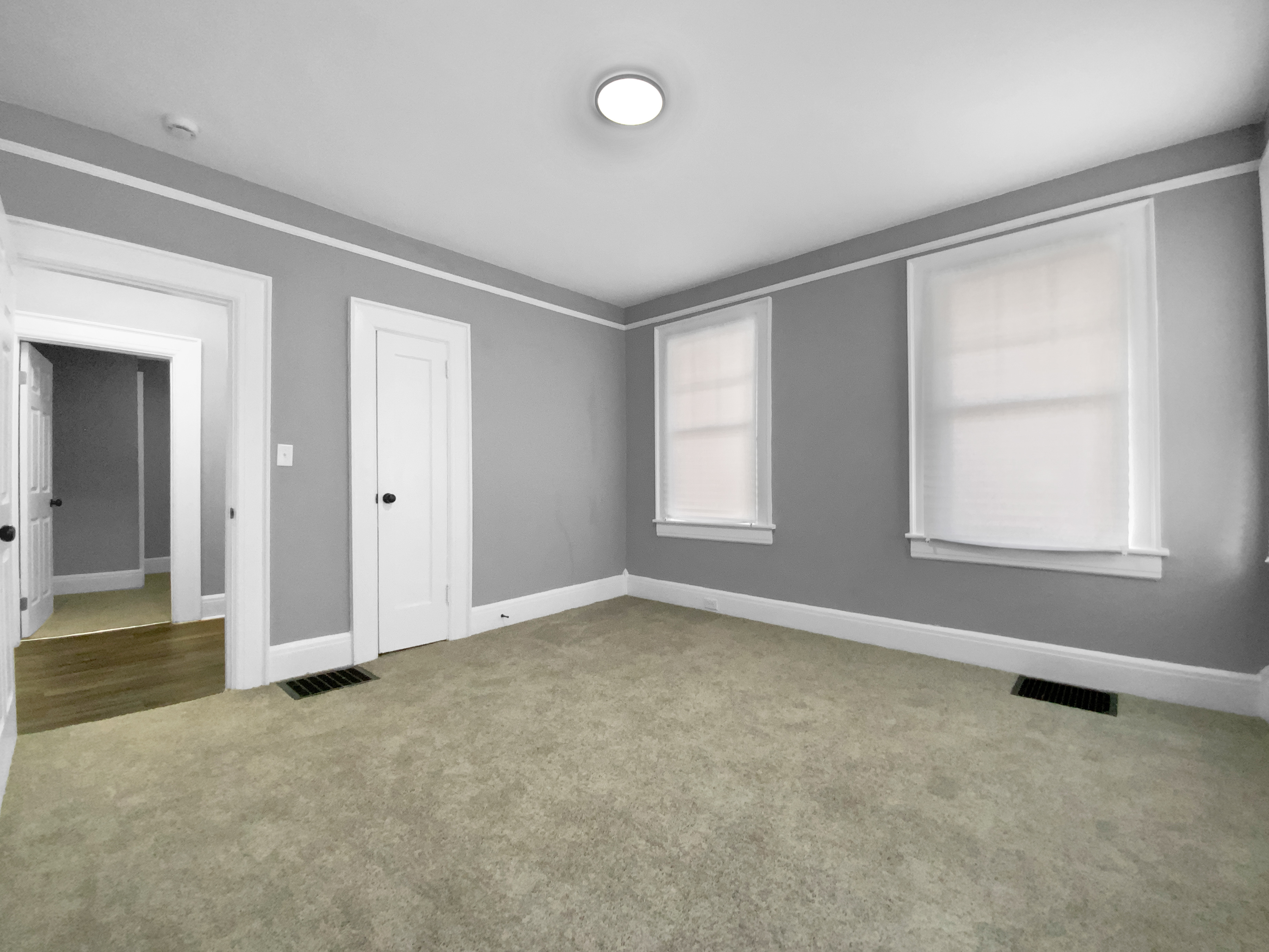 Photo 13 of 21 of 1033 Graymont Ave W, Birmingham, AL