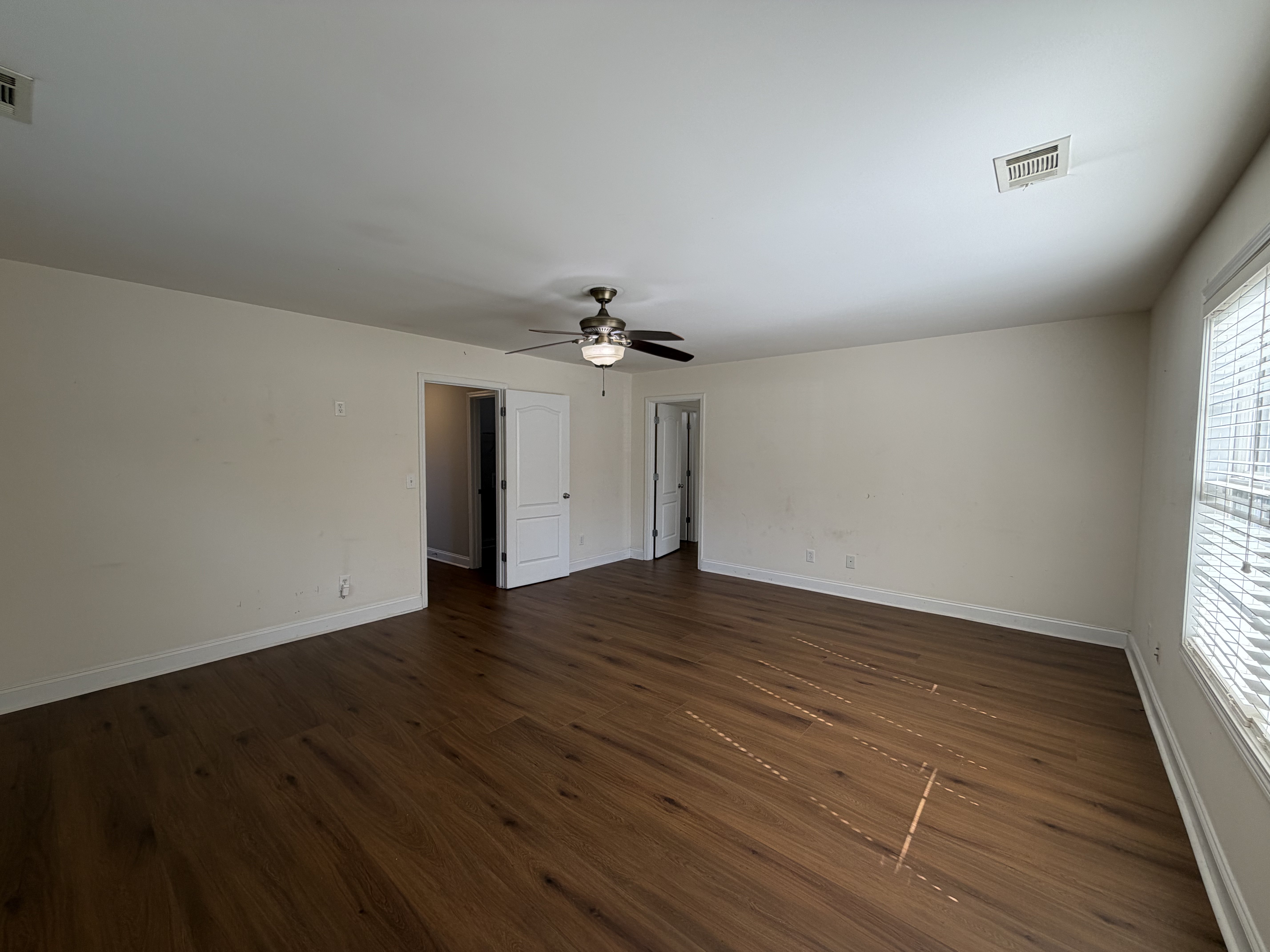 Photo 13 of 32 of 4468 Karron Dr, Powder Springs, GA