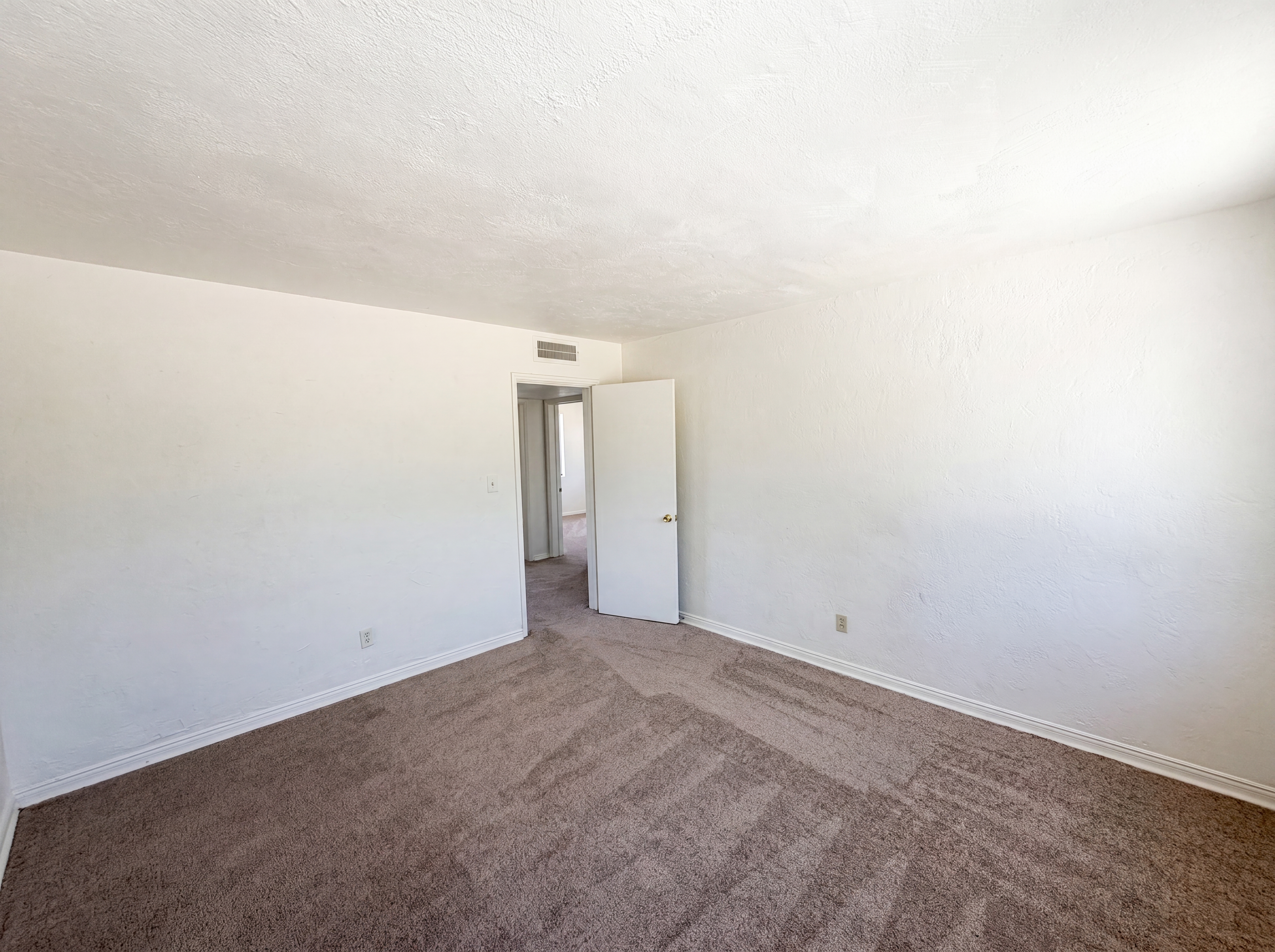 Photo 11 of 22 of 457 E Pastime Rd, Tucson, AZ
