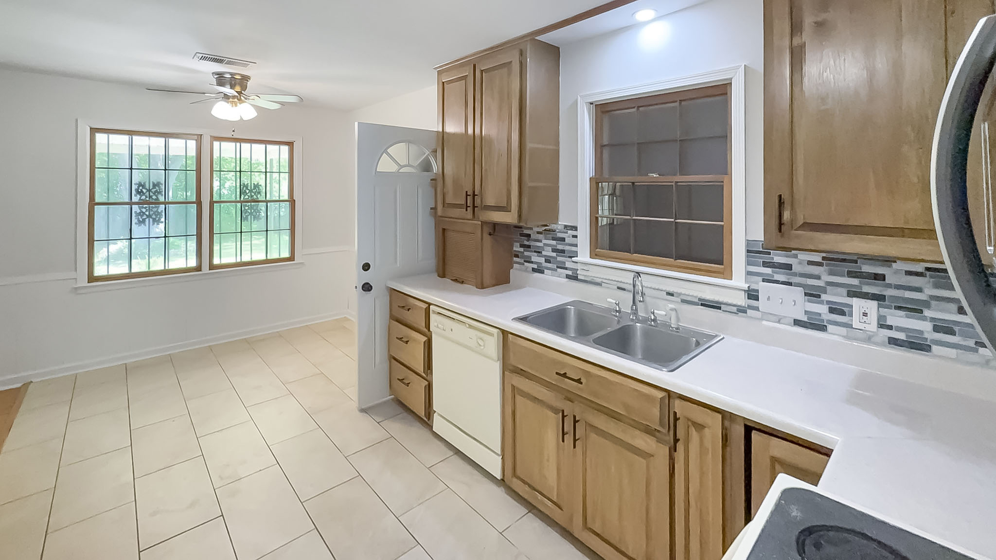 Photo 6 of 17 of 2627 Fisk Rd, Montgomery, AL