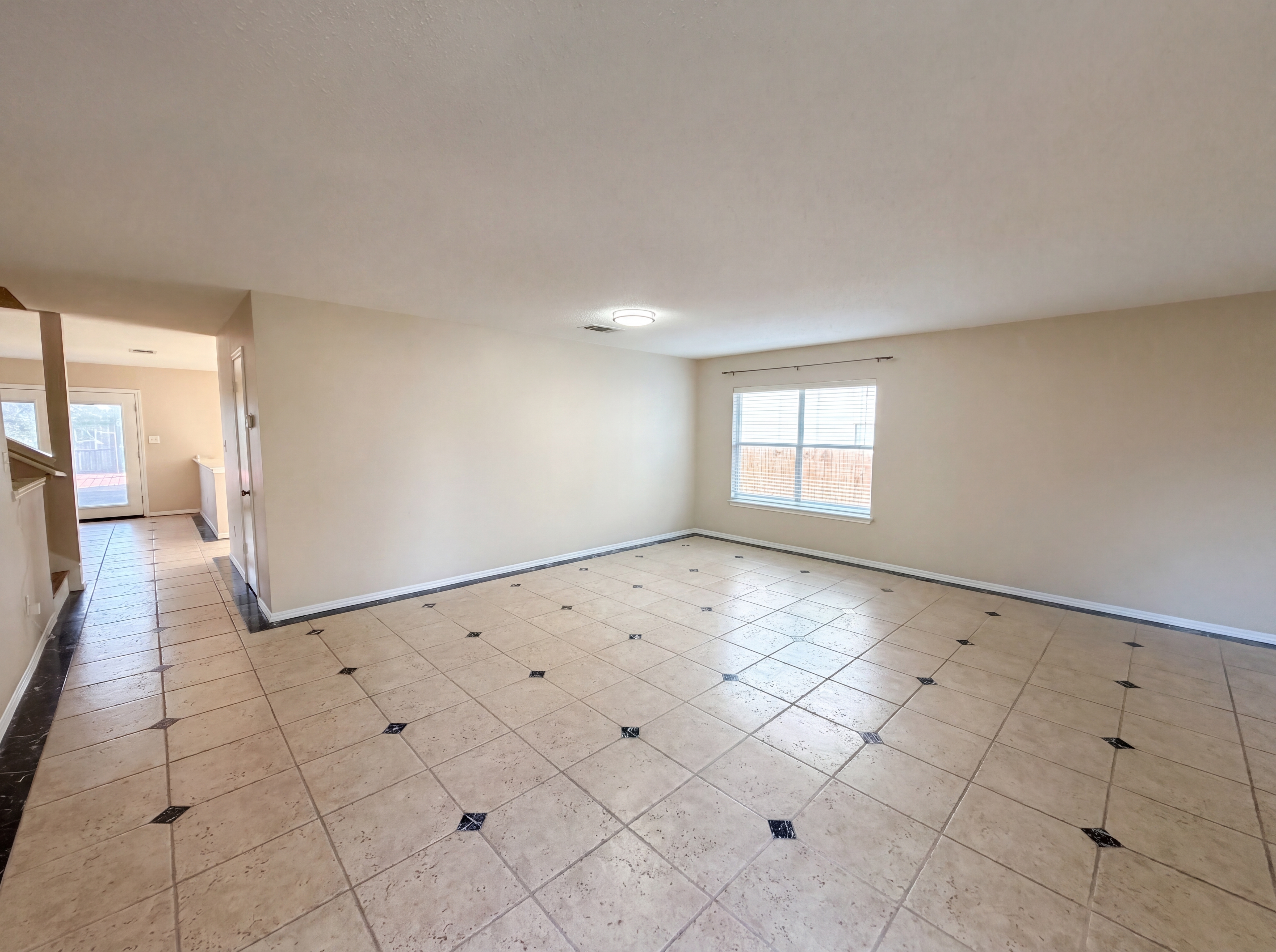 Photo 11 of 22 of 2727 High Point Dr, Round Rock, TX