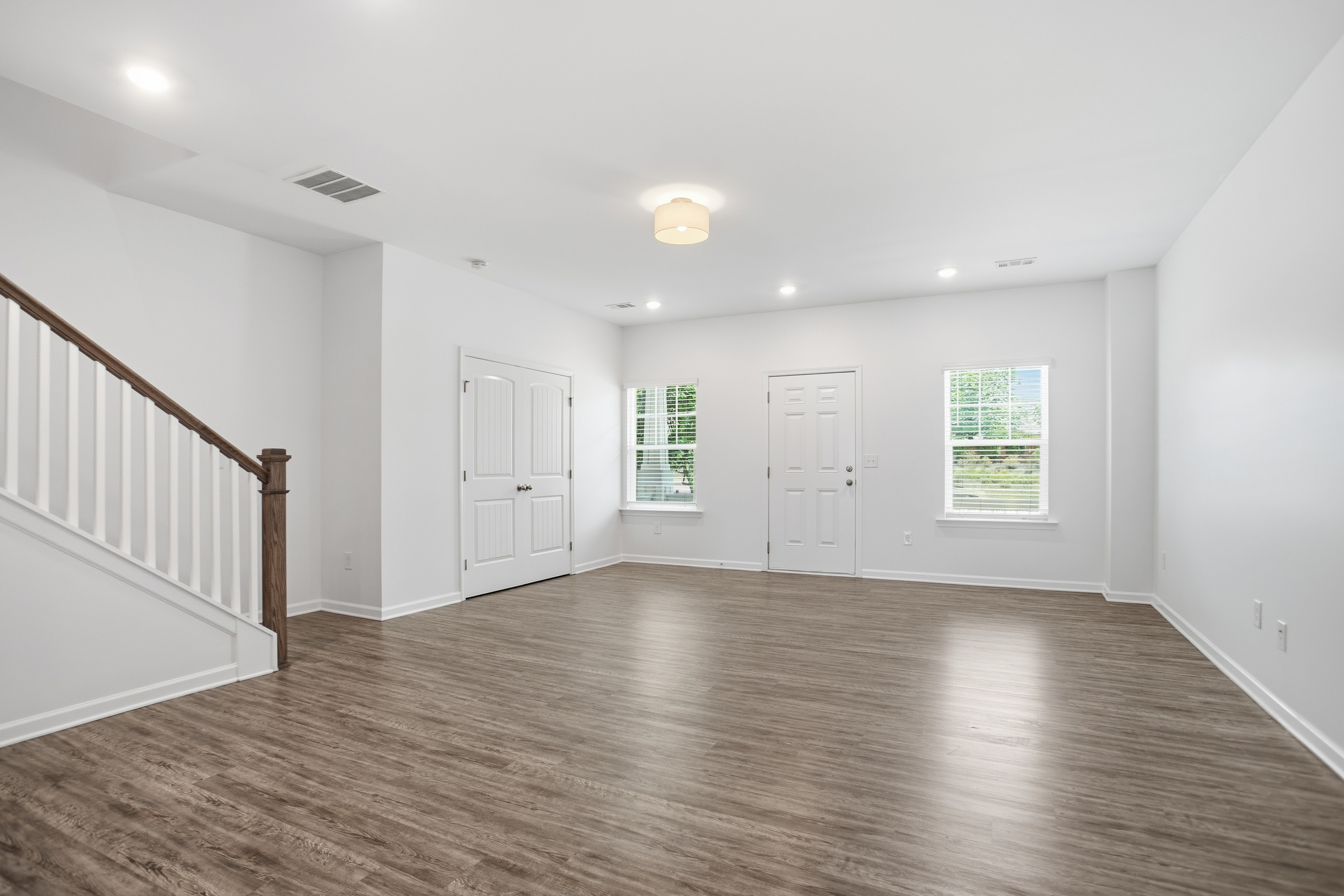 Photo 3 of 42 of 505 Ruths Dr, Woodstock, GA