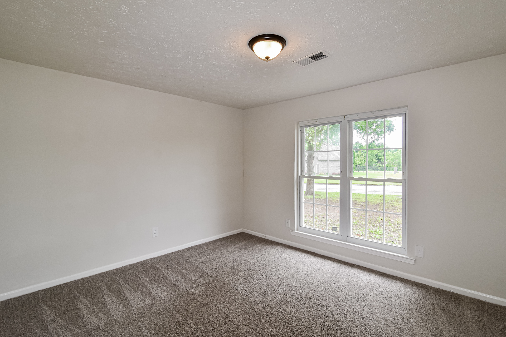Photo 10 of 18 of 7143 Knoll Loop, Montgomery, AL