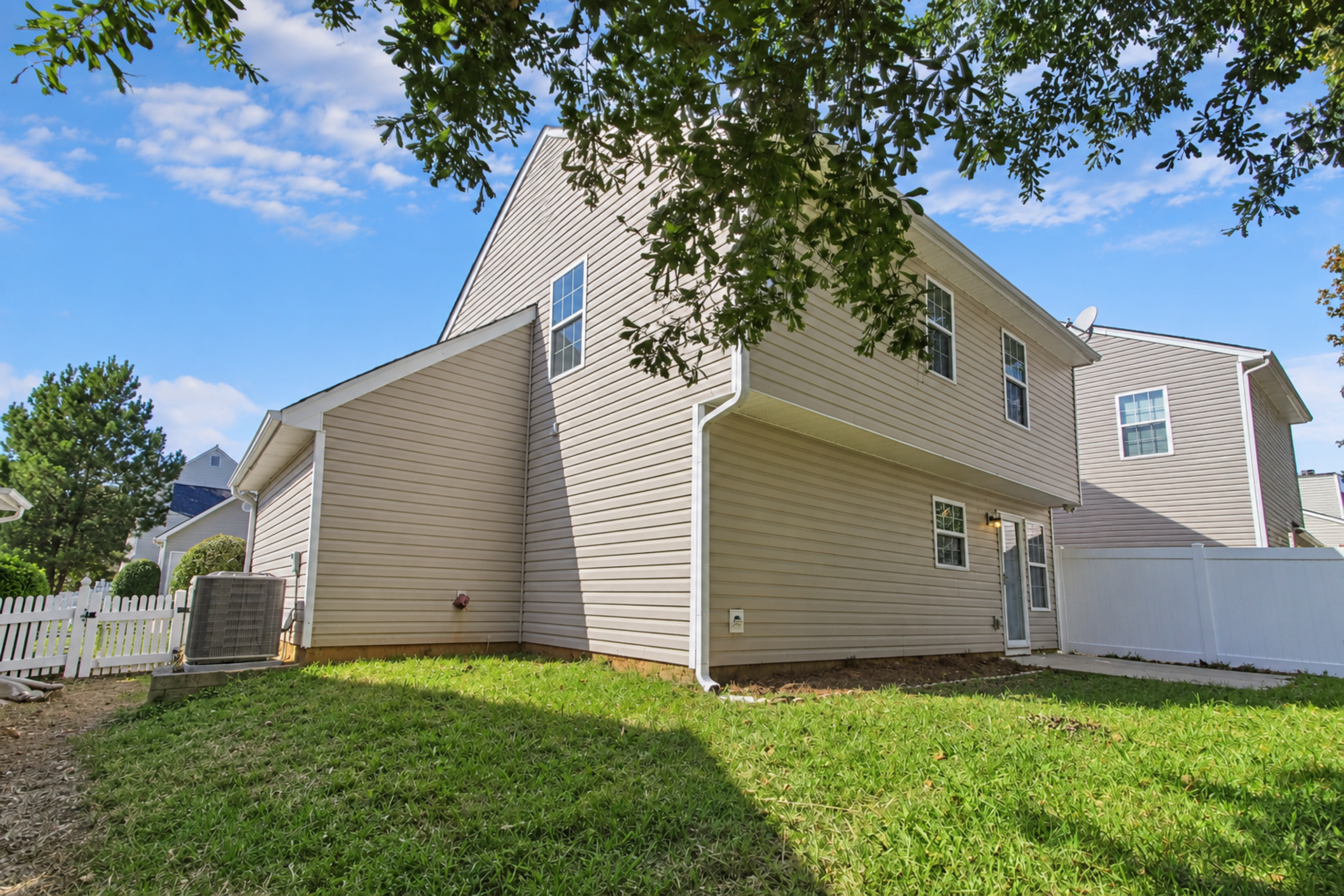 Photo 5 of 28 of 273 Rosemont Ct, Hiram, GA