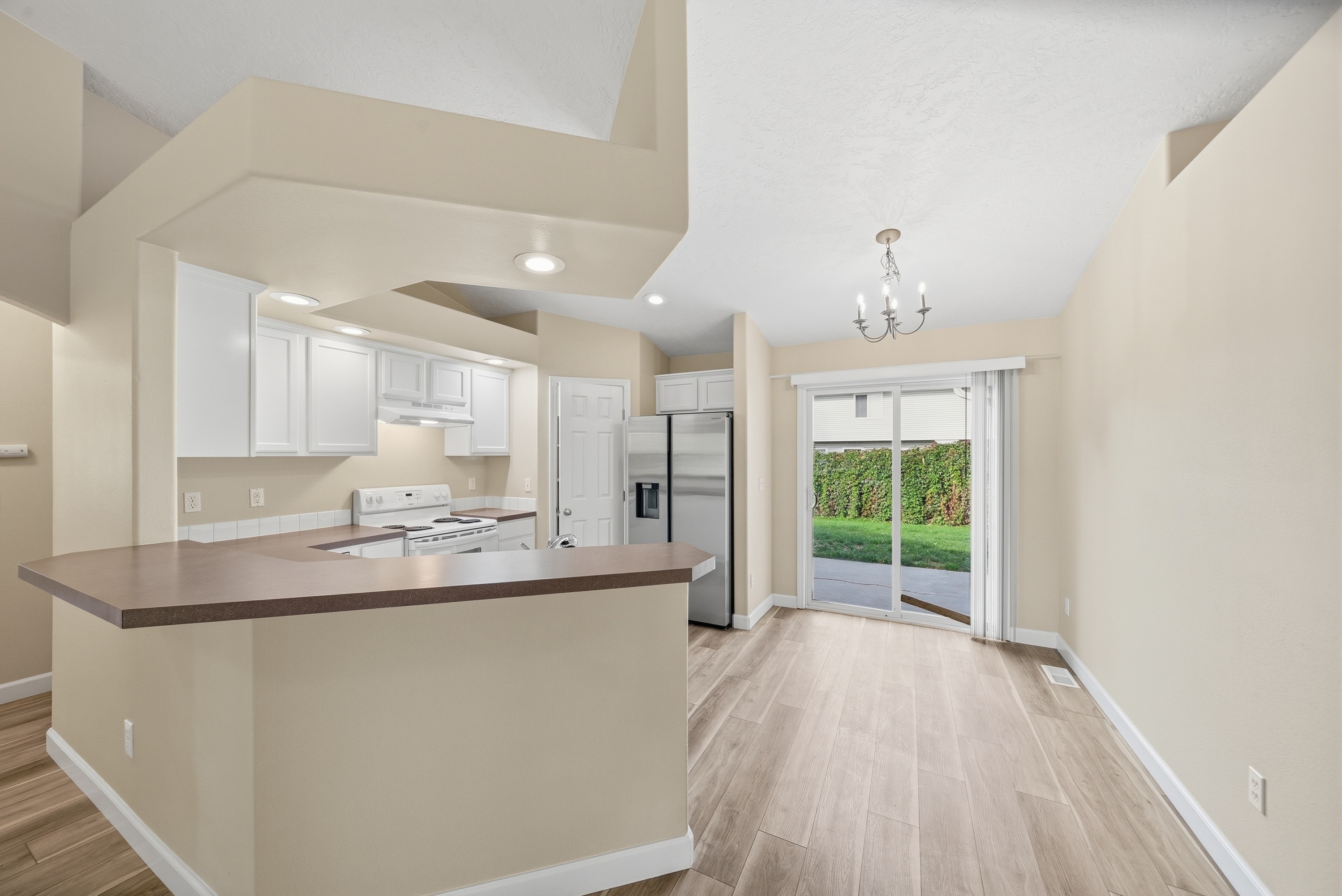 Photo 6 of 28 of 2059 N Eureka Ave, Meridian, ID