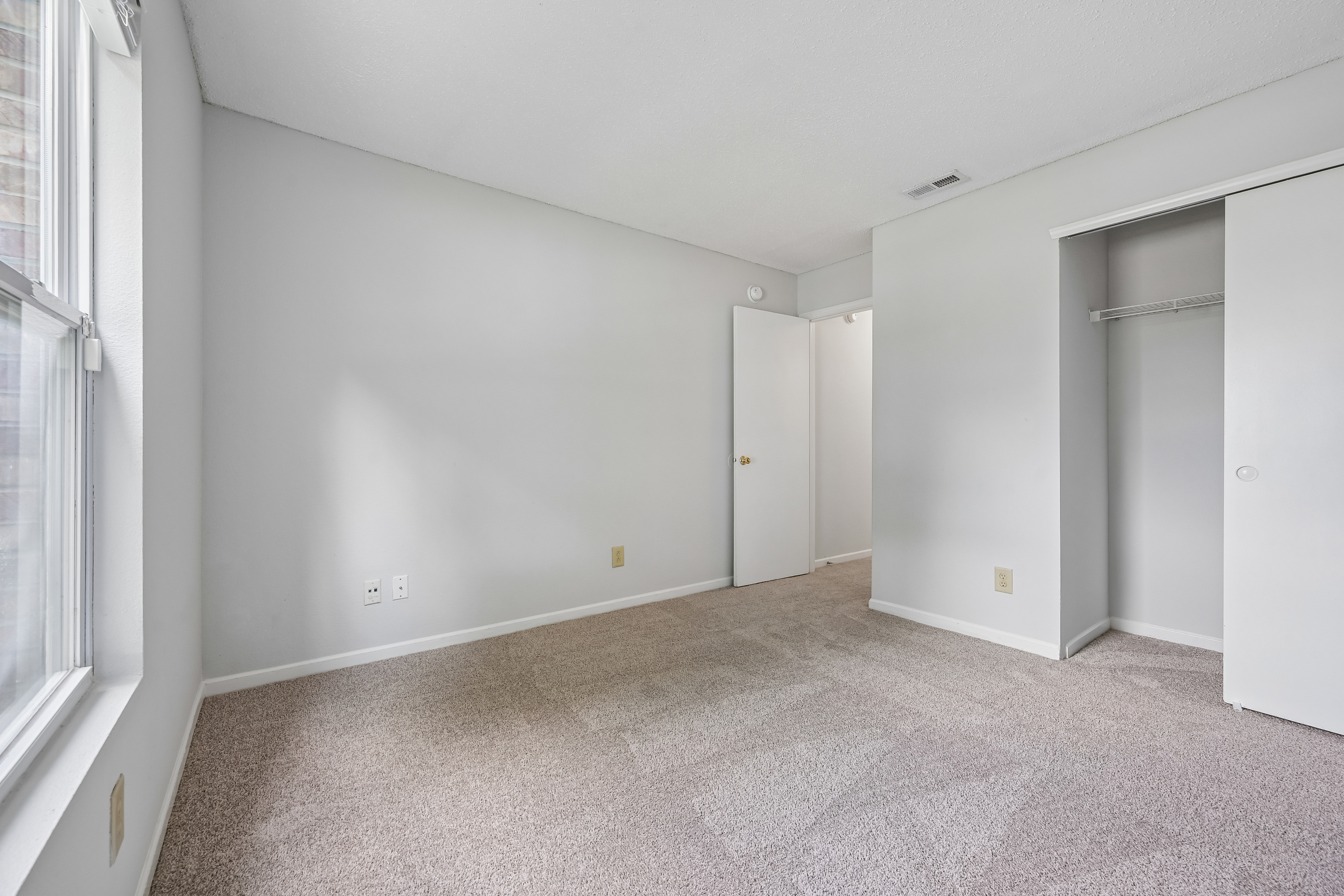 Photo 18 of 29 of 11355 Congaree Way, Indianapolis, IN