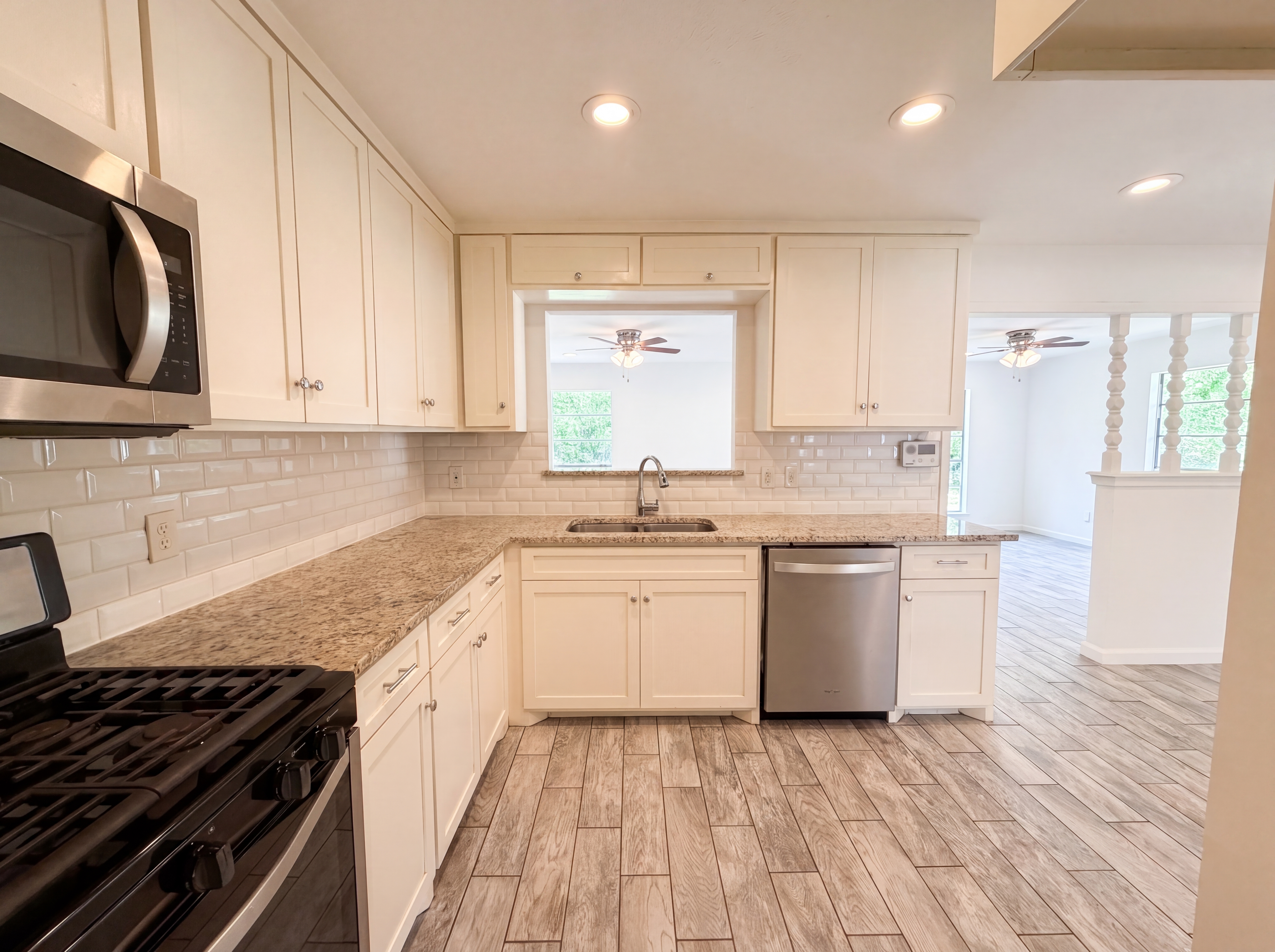 Photo 9 of 16 of 5412 Conroy St, Fort Worth, TX