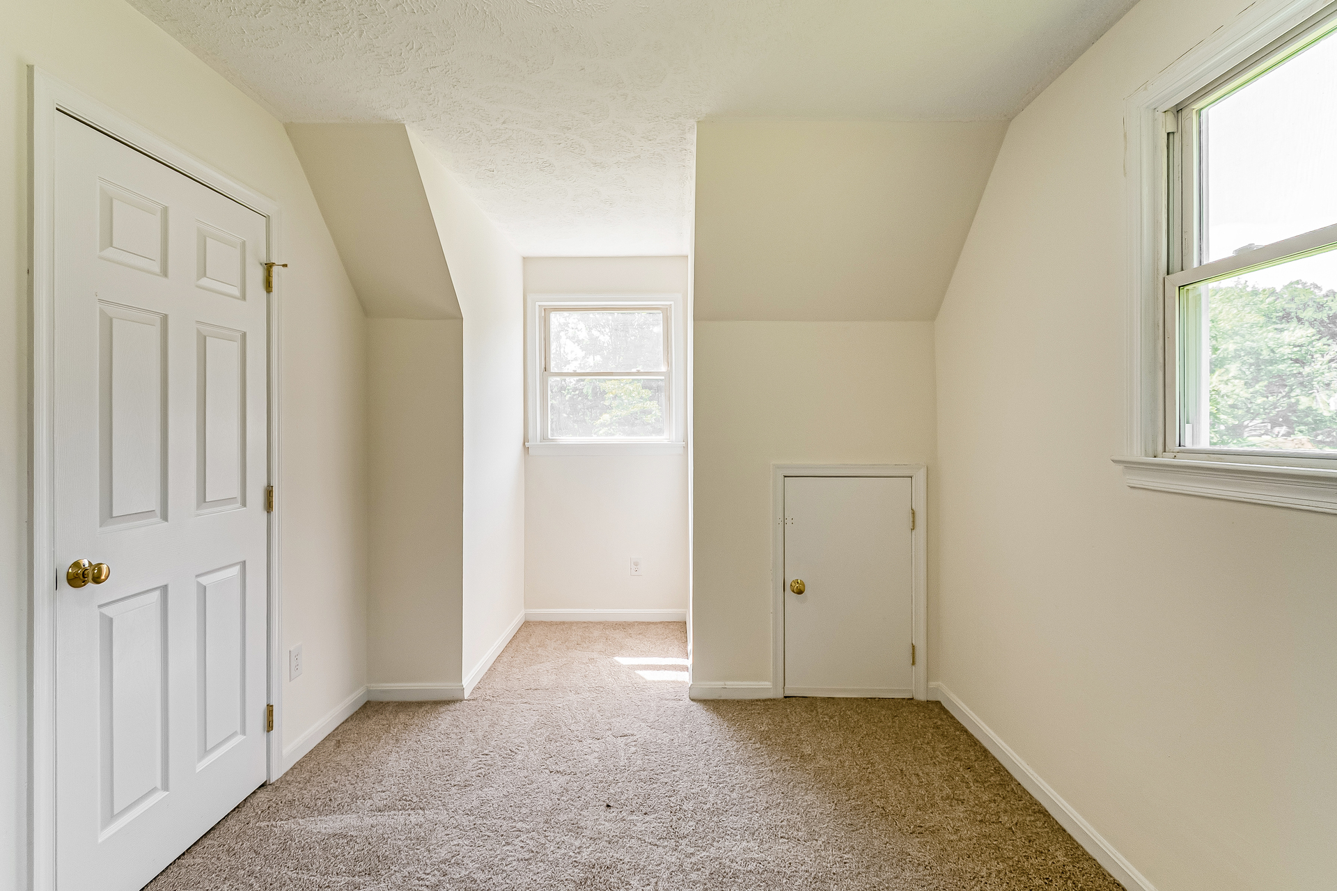 Photo 14 of 19 of 9577 Roys Ln, Culpeper, VA