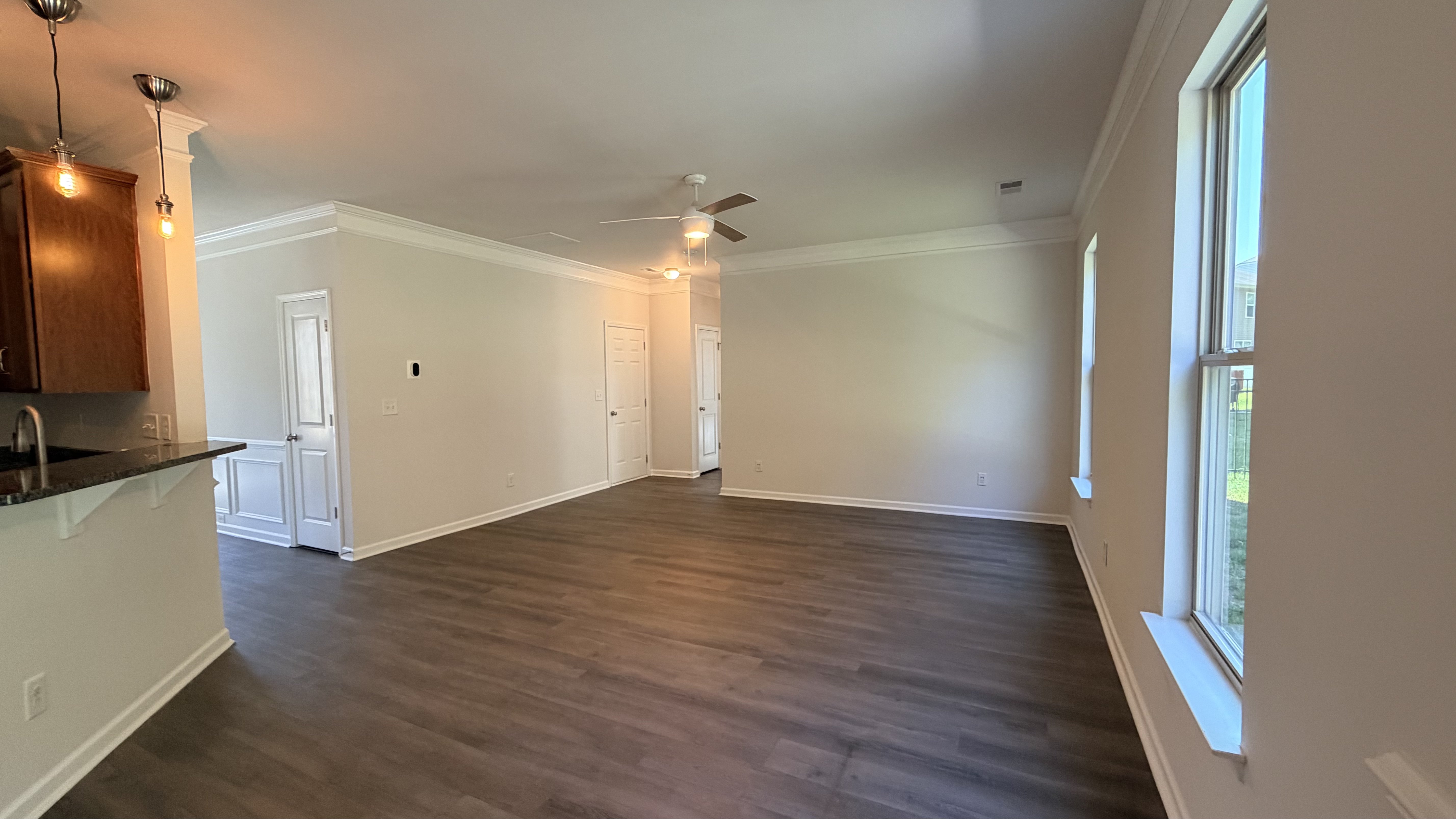 Photo 3 of 24 of 3807 Ernie Dr, Charlotte, NC