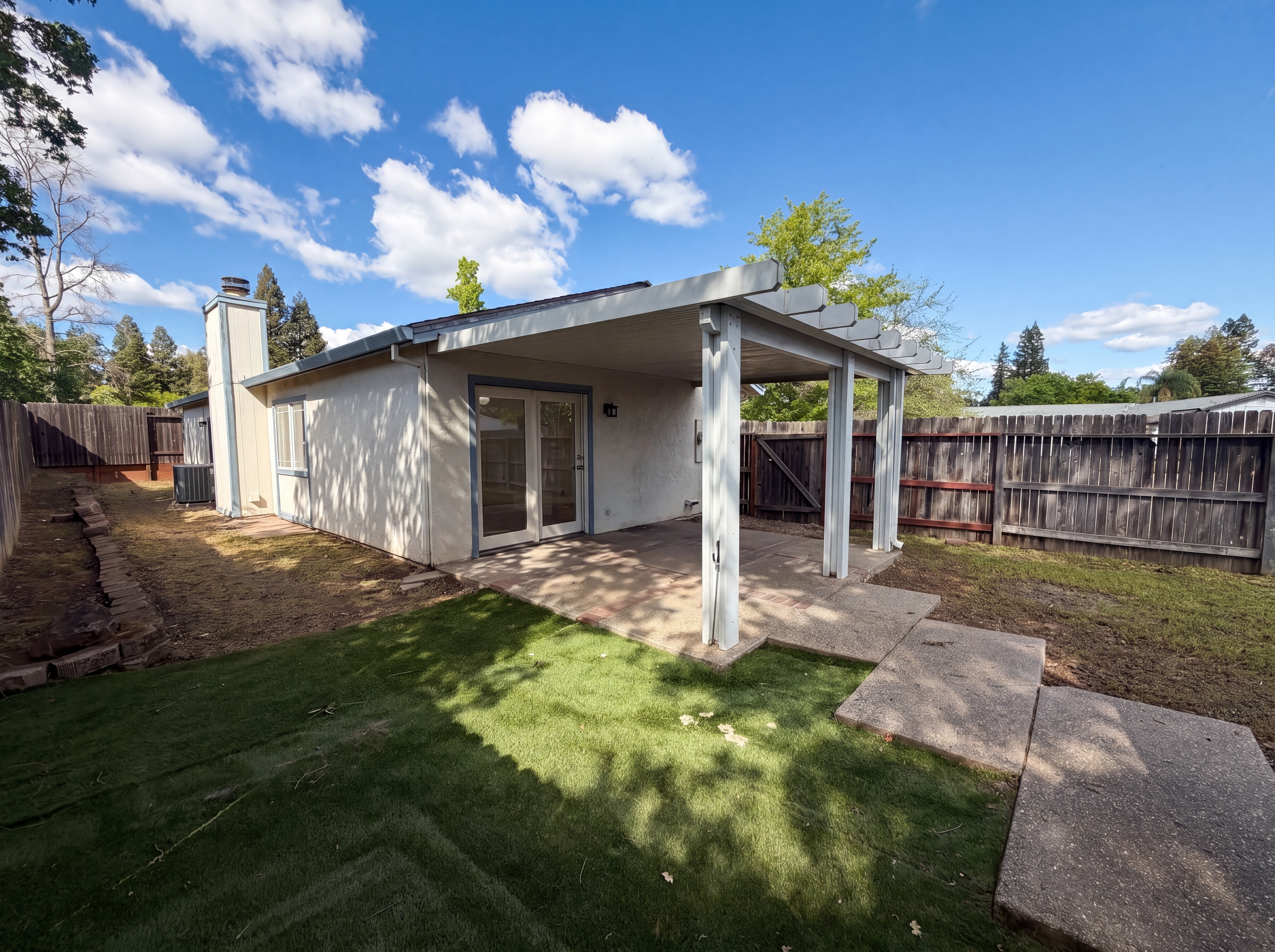 Photo 5 of 27 of 5901 Small Hill Ct, Citrus Heights, CA