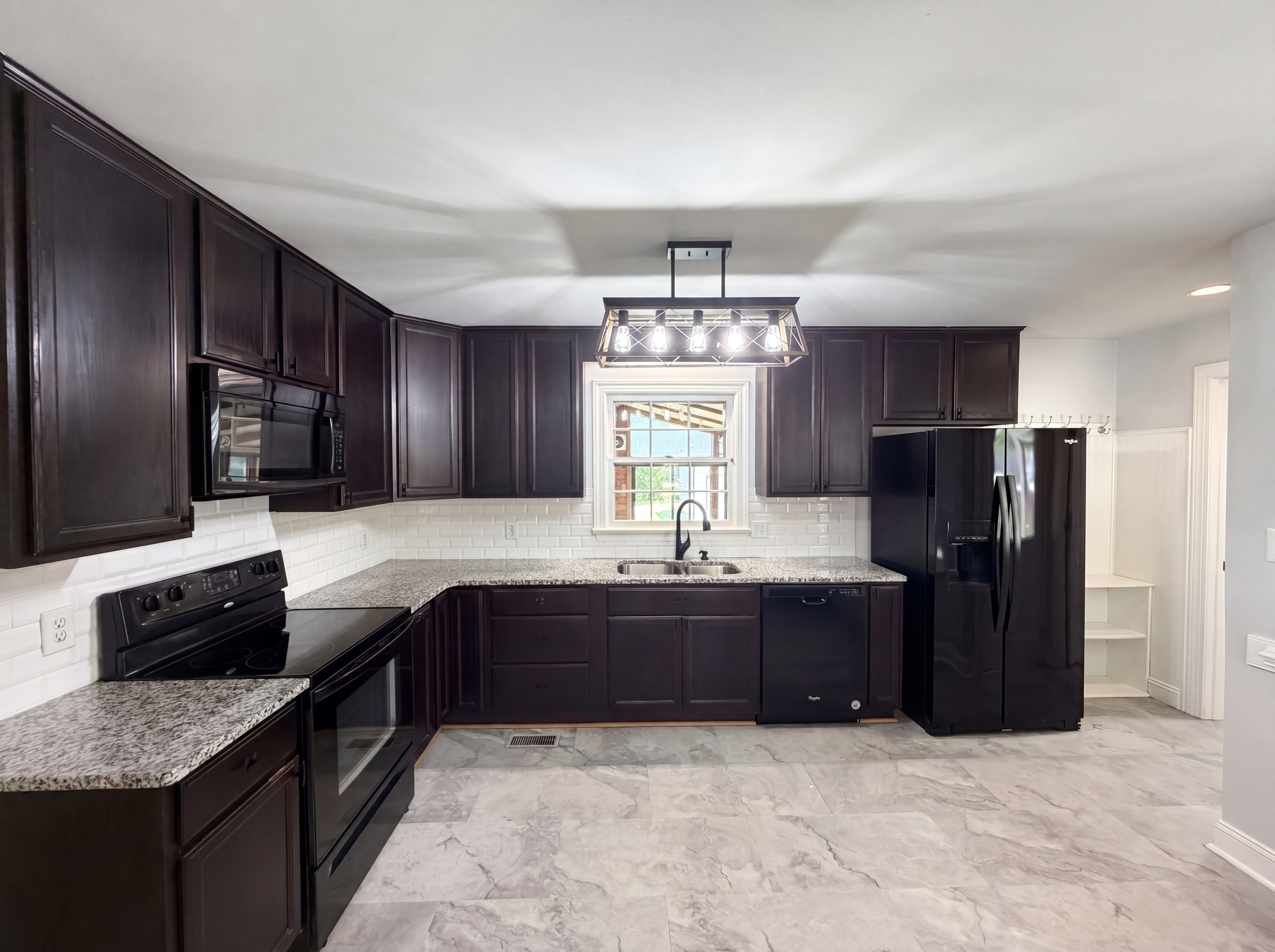 Photo 2 of 17 of 624 Green Willow Cir, Wendell, NC