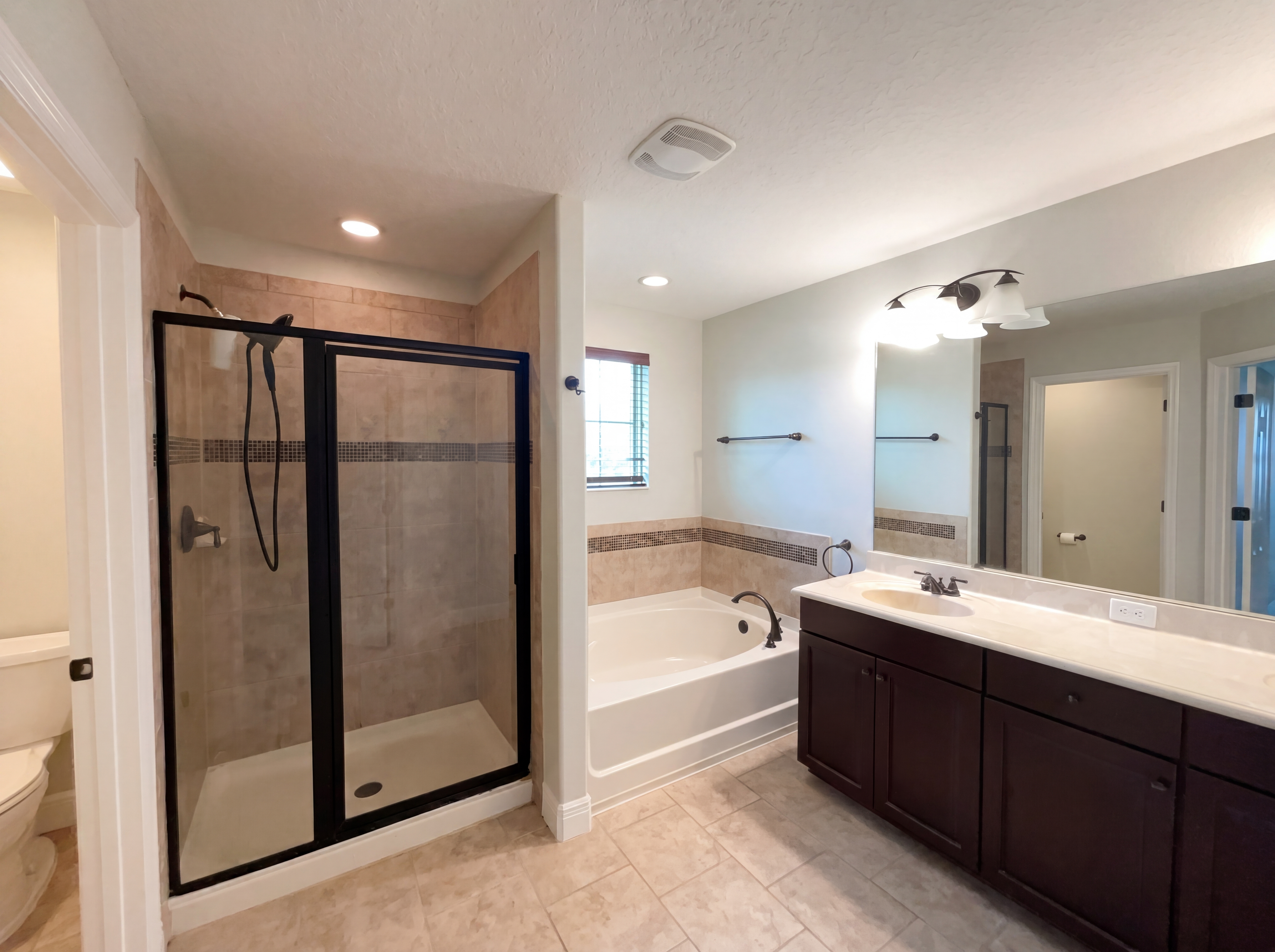 Photo 16 of 52 of 8715 Quiet Meadows Trl, Windermere, FL