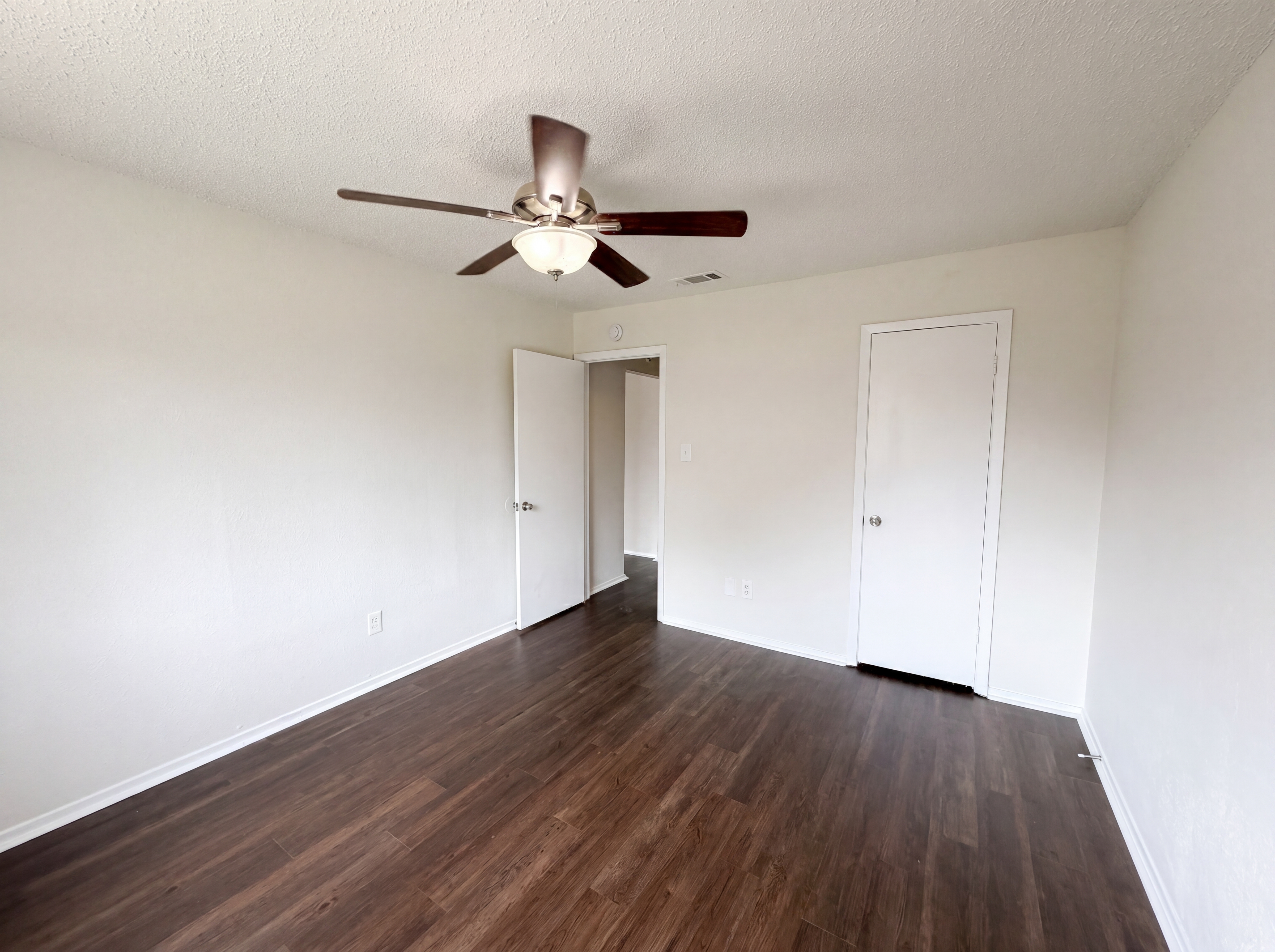 Photo 10 of 17 of 5410 Vagas Dr, Rowlett, TX