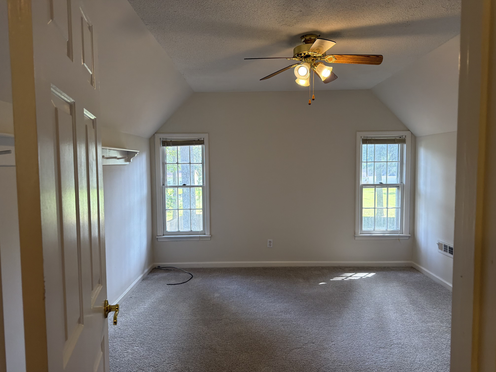 Photo 16 of 24 of 4706 Pineywood Dr SW, Decatur, AL