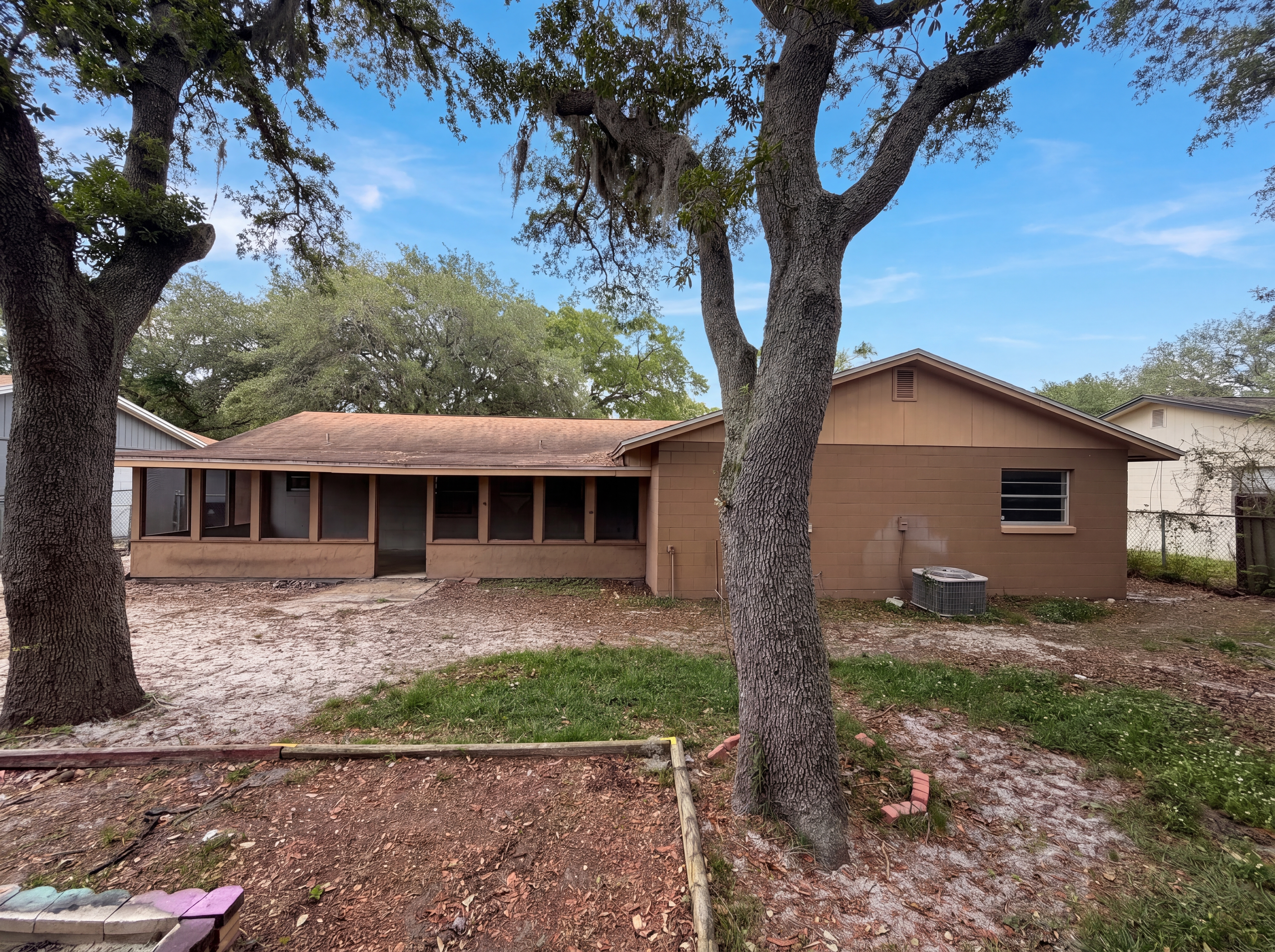 Photo 5 of 22 of 4730 Carmel St, Orlando, FL