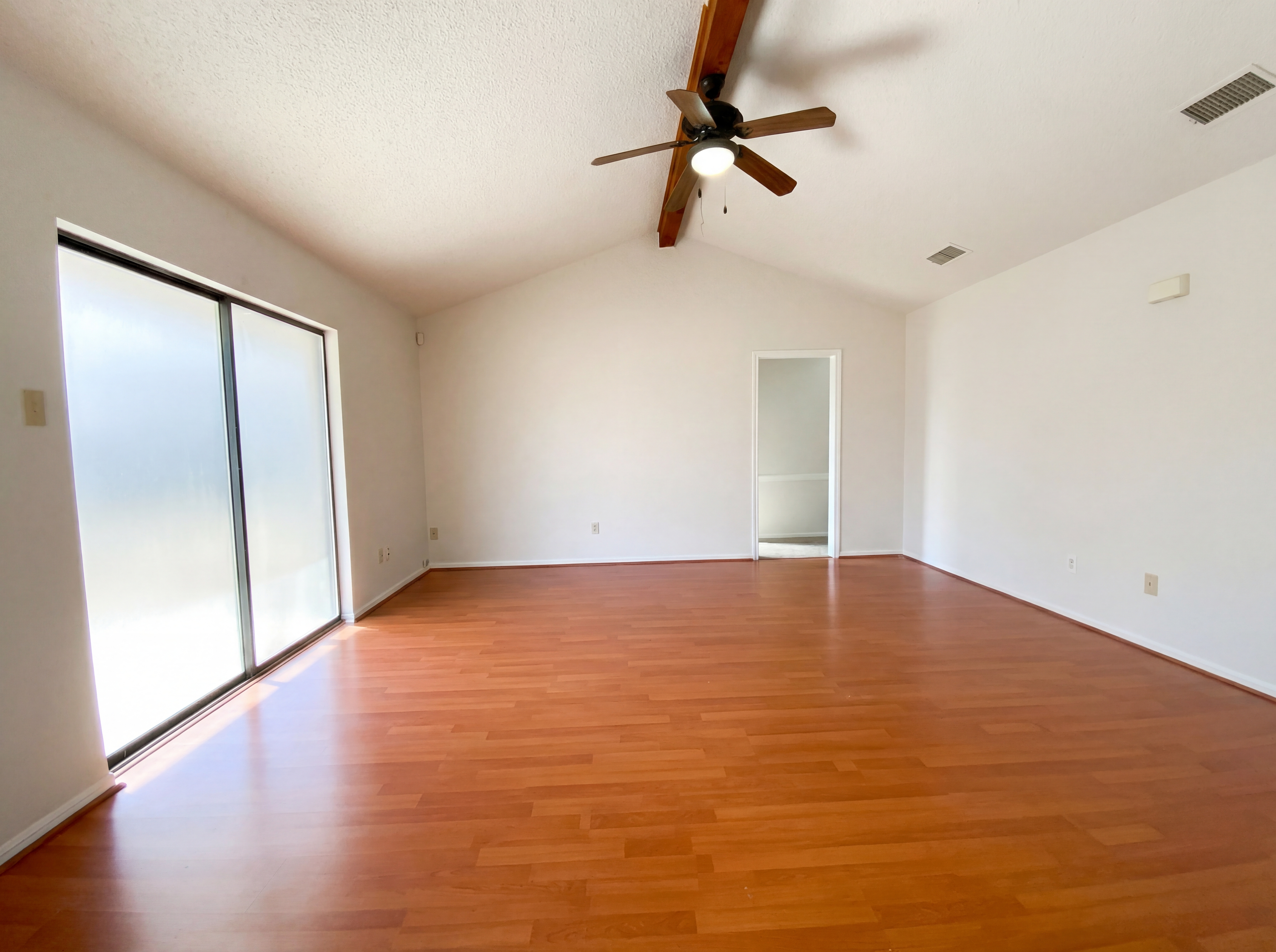 Photo 3 of 16 of 222 Bridle Dr, Copperas Cove, TX
