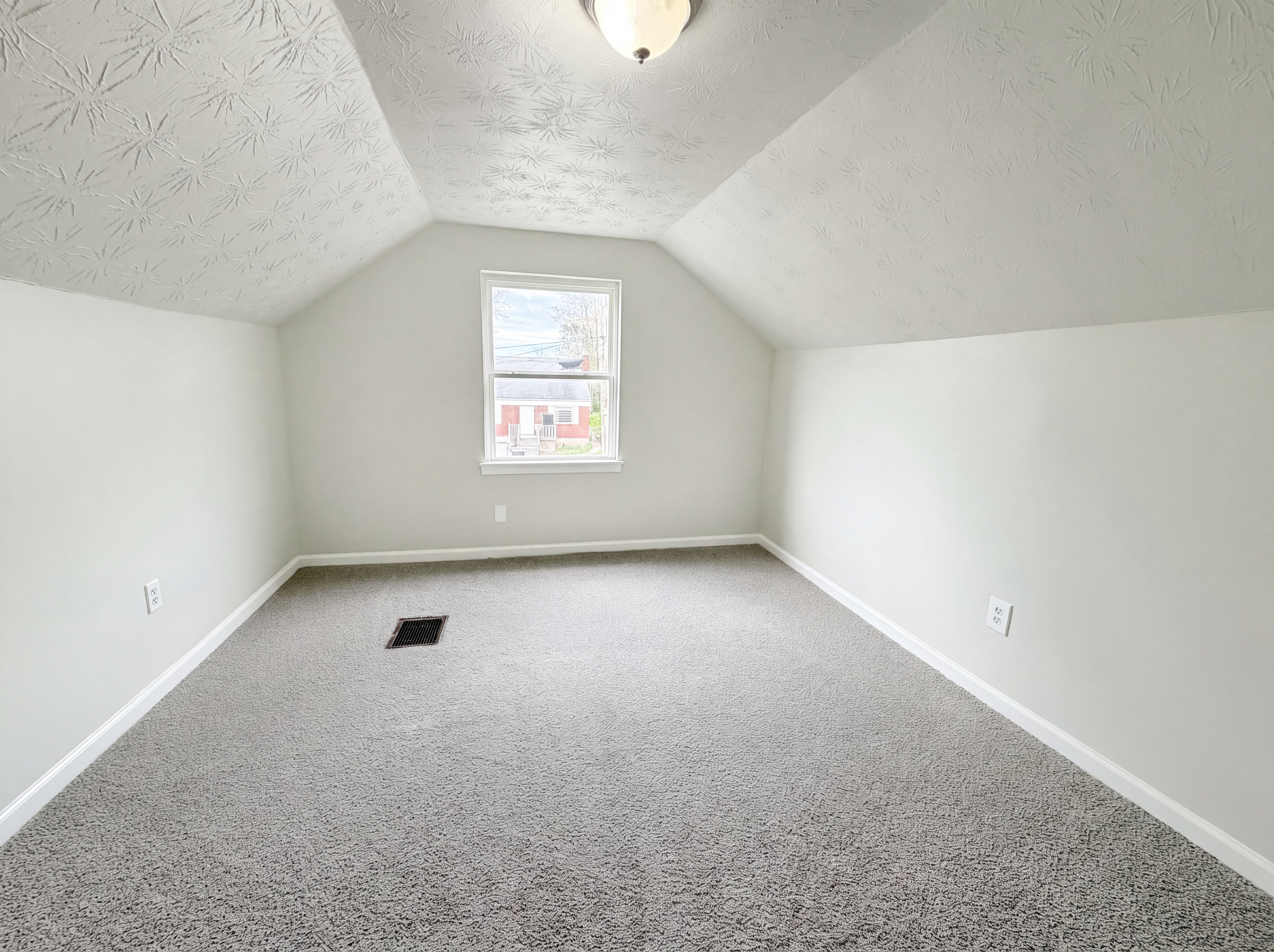 Photo 19 of 25 of 8456 Jackies Dr, Cincinnati, OH