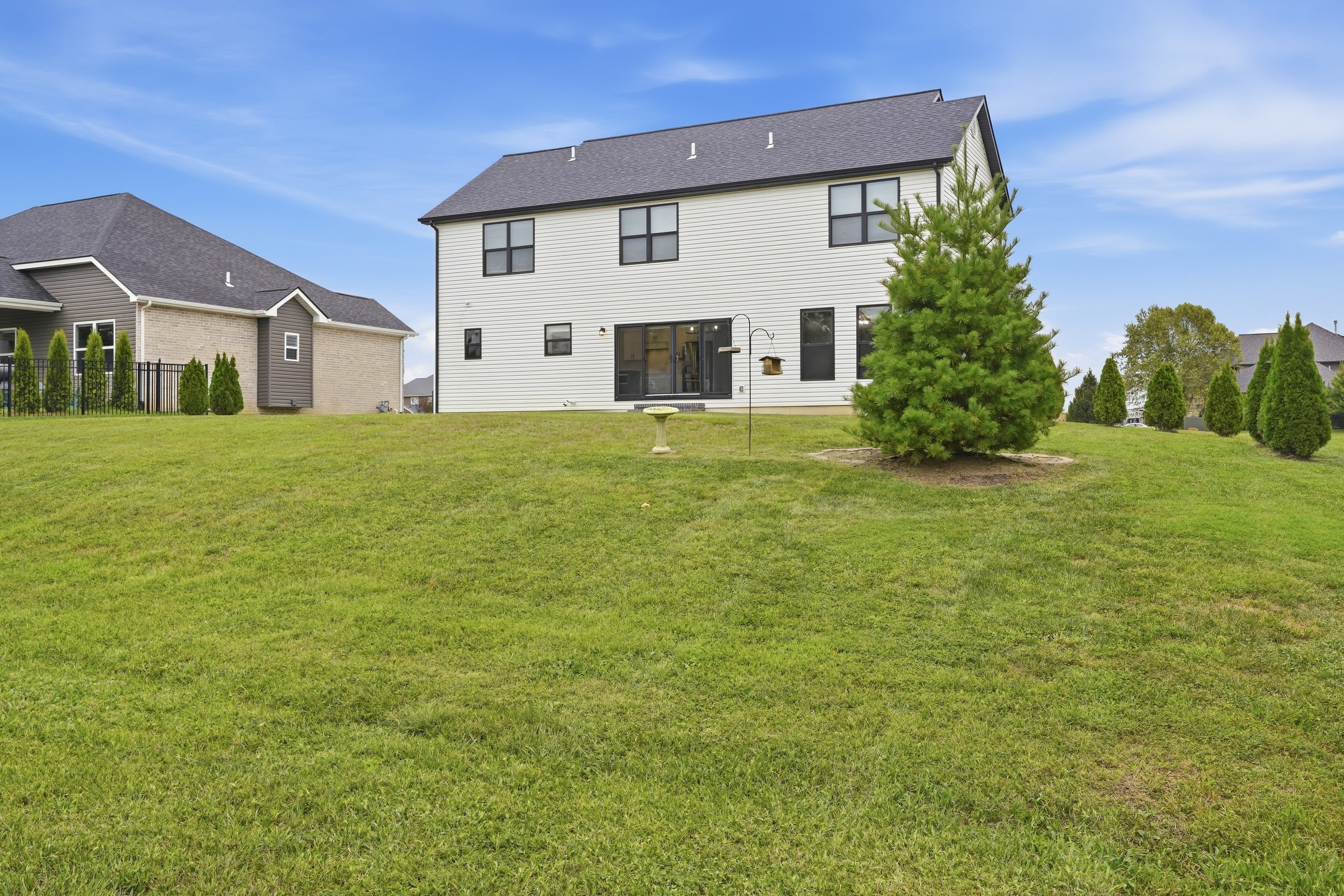 Photo 36 of 39 of 1623 Oglesby Dr, Edwardsville, IL